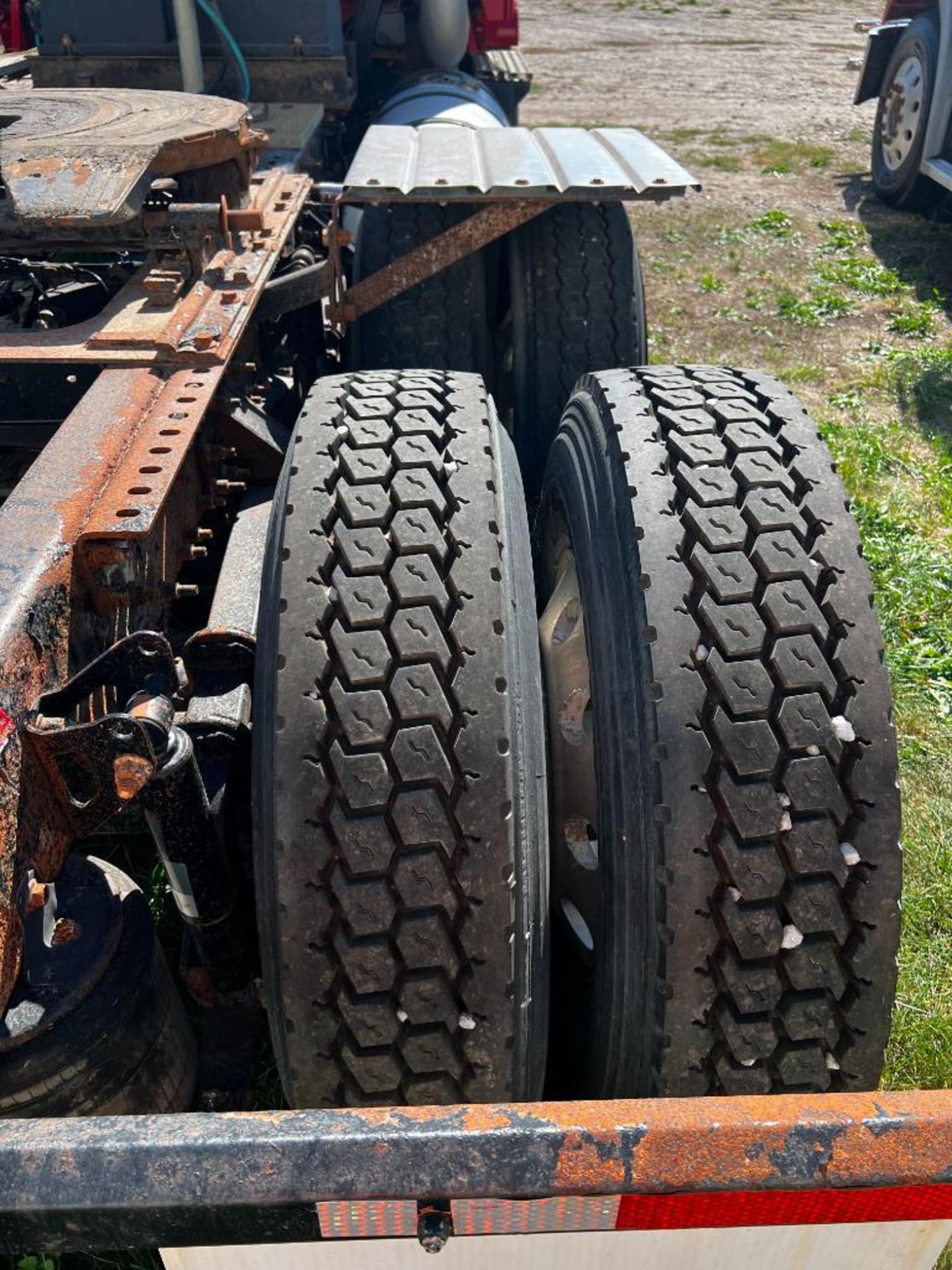 2009 Volvo D13 Tractor/Truck, miles showing 95,814, Easton Fuller 10 Speed Transmission, 435 HP - Image 27 of 31