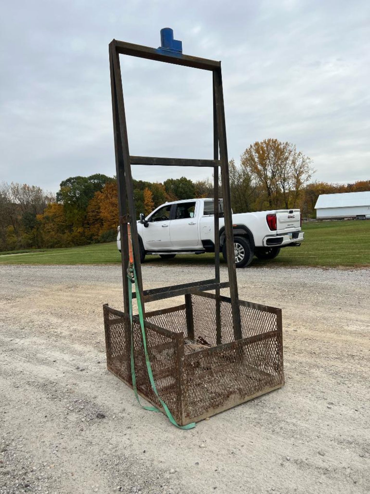 9' filler basket with bell hook. Located in Hopedale, IL. - Image 2 of 3