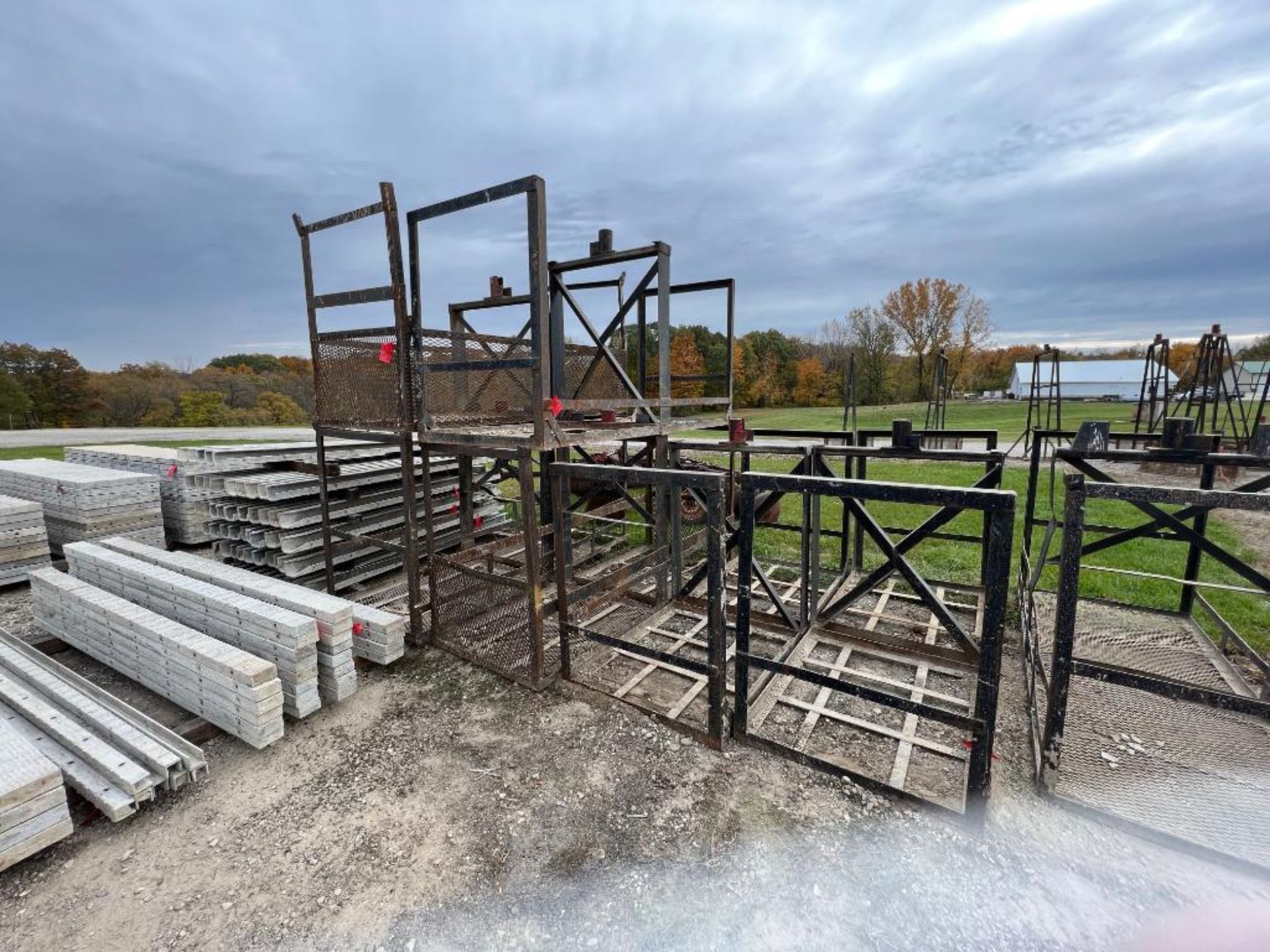 (1) 4' Filler Basket with bell hook. Located in Hopedale, IL. - Image 3 of 3