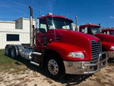 2009 Mack Pinnacle Tractor/Truck, miles showing 717k, Easton Fuller 10 Speed Transmission, Mack AC-