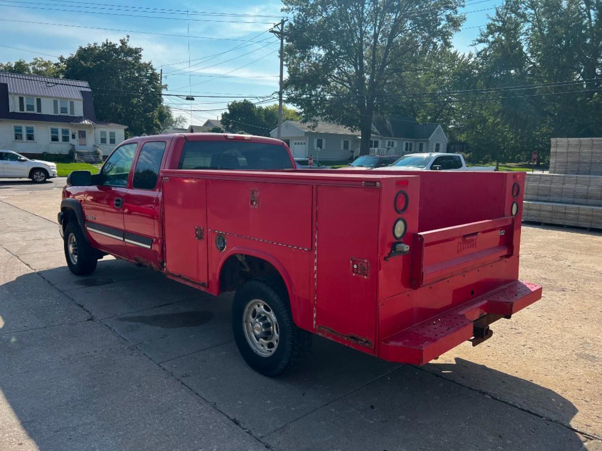 2005 Chevy 2500 HD Truck with Knapheide service box, extended cab, miles showing: 164k, Allison - Image 4 of 25