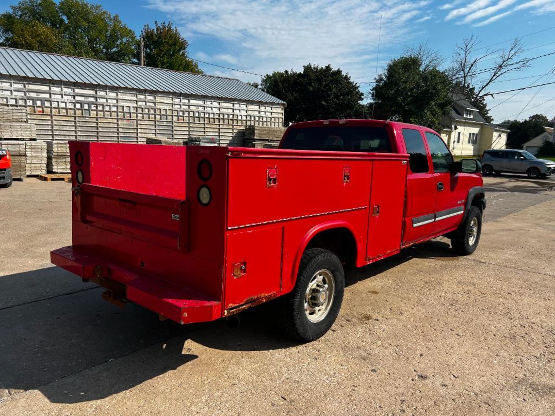 2005 Chevy 2500 HD Truck with Knapheide service box, extended cab, miles showing: 164k, Allison - Image 3 of 25