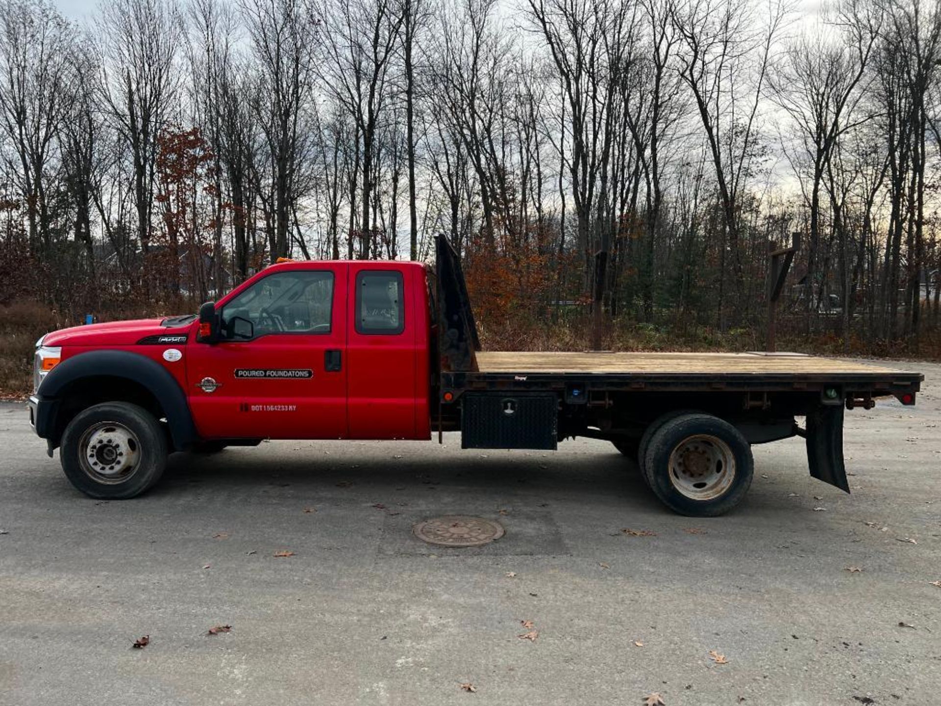 2016 Ford F550 Super Duty Power Stroke 6.7L truck, 4x4, dually, 98,306 miles, 8' x 12' flatbed, VIN: - Image 6 of 31