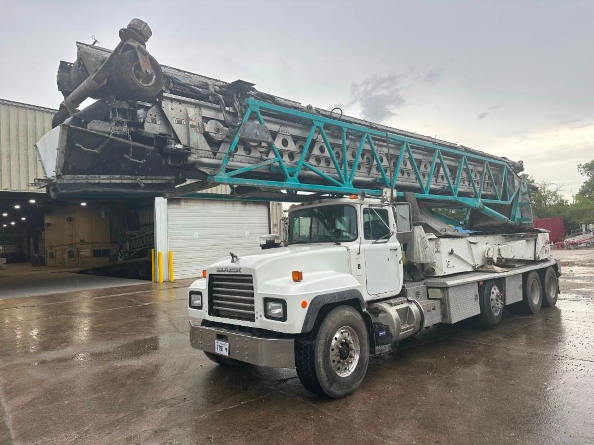 2004 Putzmeister Telebelt TB-105 on 2003 Mack RB600, VIN # 1M2P267C73M066324, engine hours - Image 3 of 44