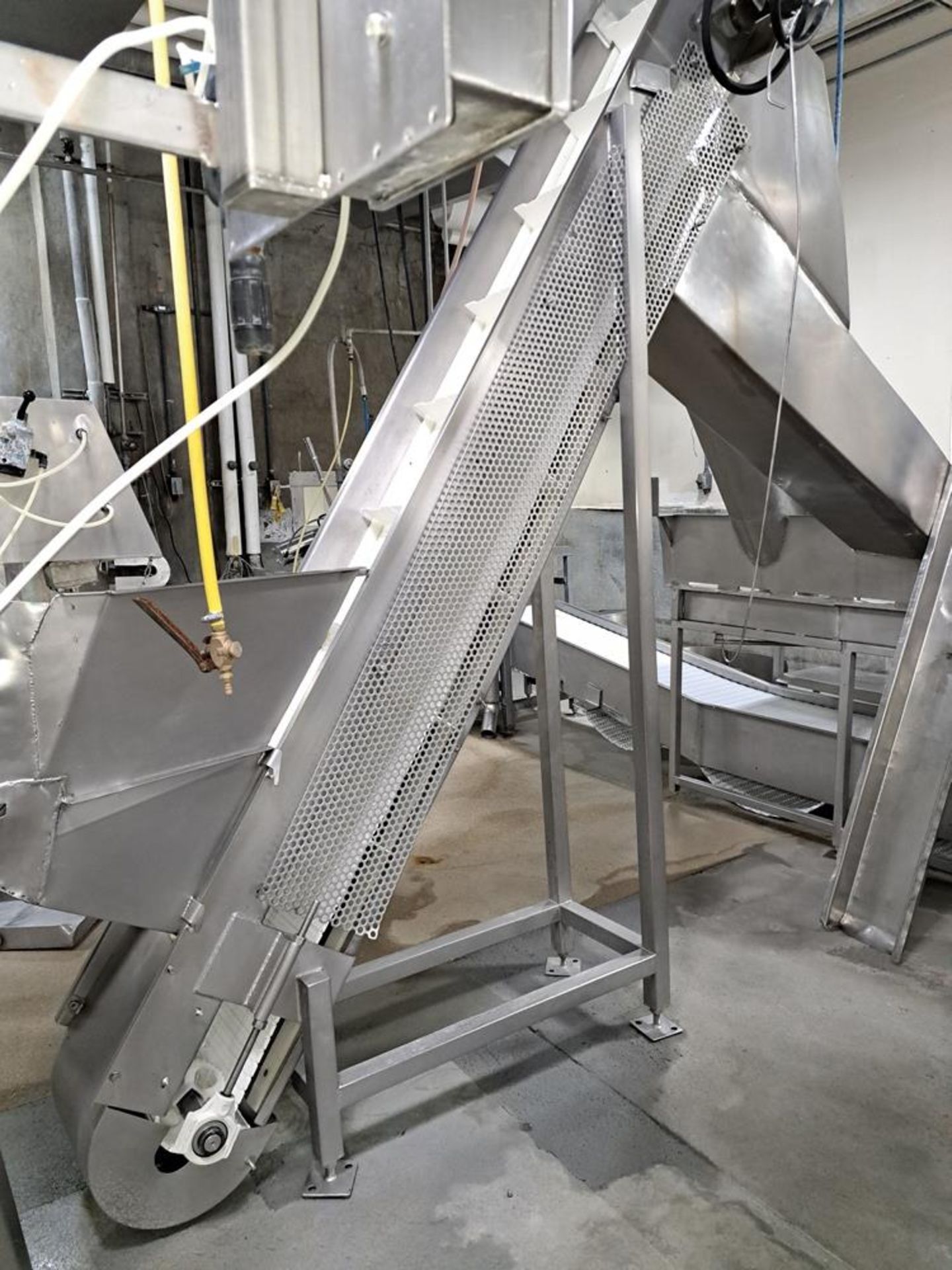 Stainless Steel Incline Conveyor, 13" W X 12' L flighted plastic belt, 24" infeed, 9' discharge: - Image 2 of 2
