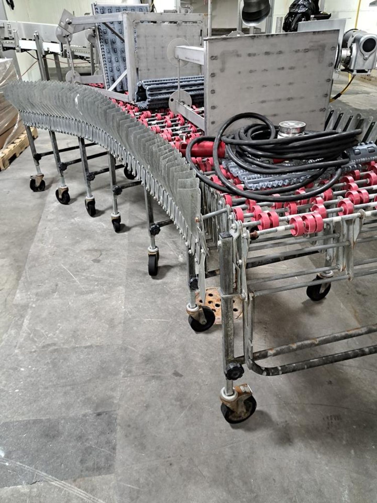 Lot (1) Nestaflex Mdl. 226 Expandable Roller Conveyor, 24" wide (1) Cart (1) Rack: Required - Image 2 of 3