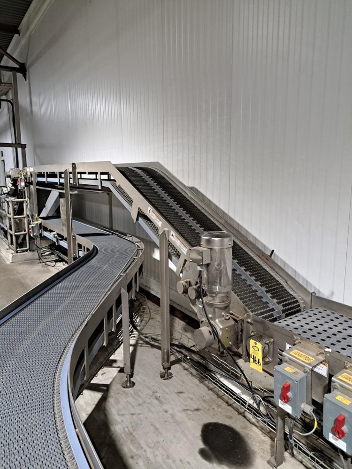 Stainless Steel Incline Conveyor, 20" W X 19' L plastic belt, 6' discharge, 230/460 volt motor: - Image 3 of 3