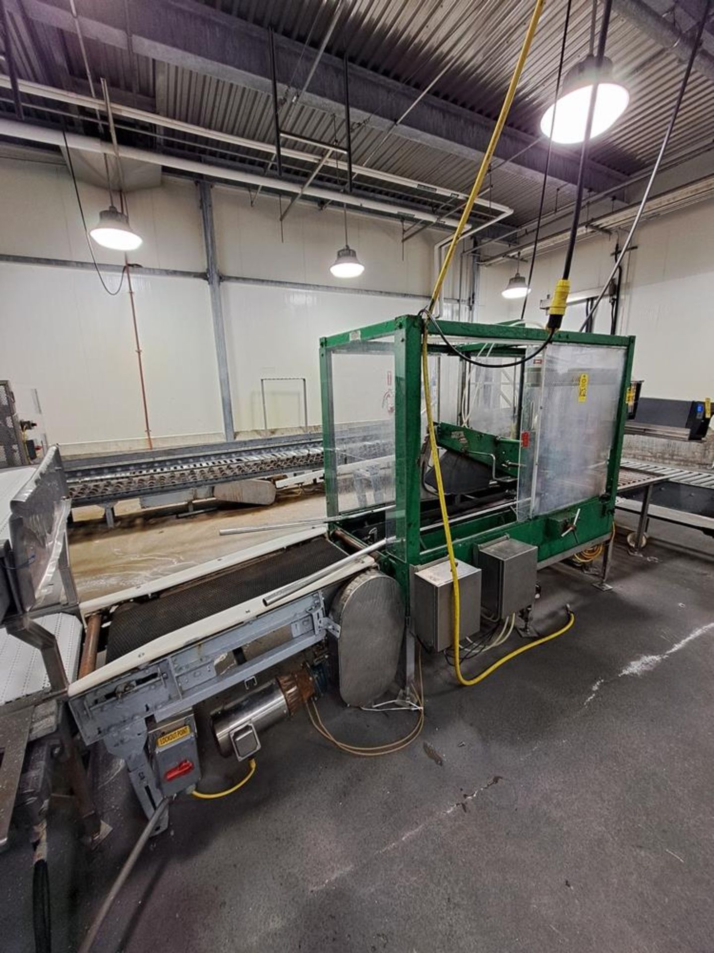 Tape Machine, top bottom tape heads, infeed conveyor, roller conveyor outfeed: Required Loading - Image 2 of 4