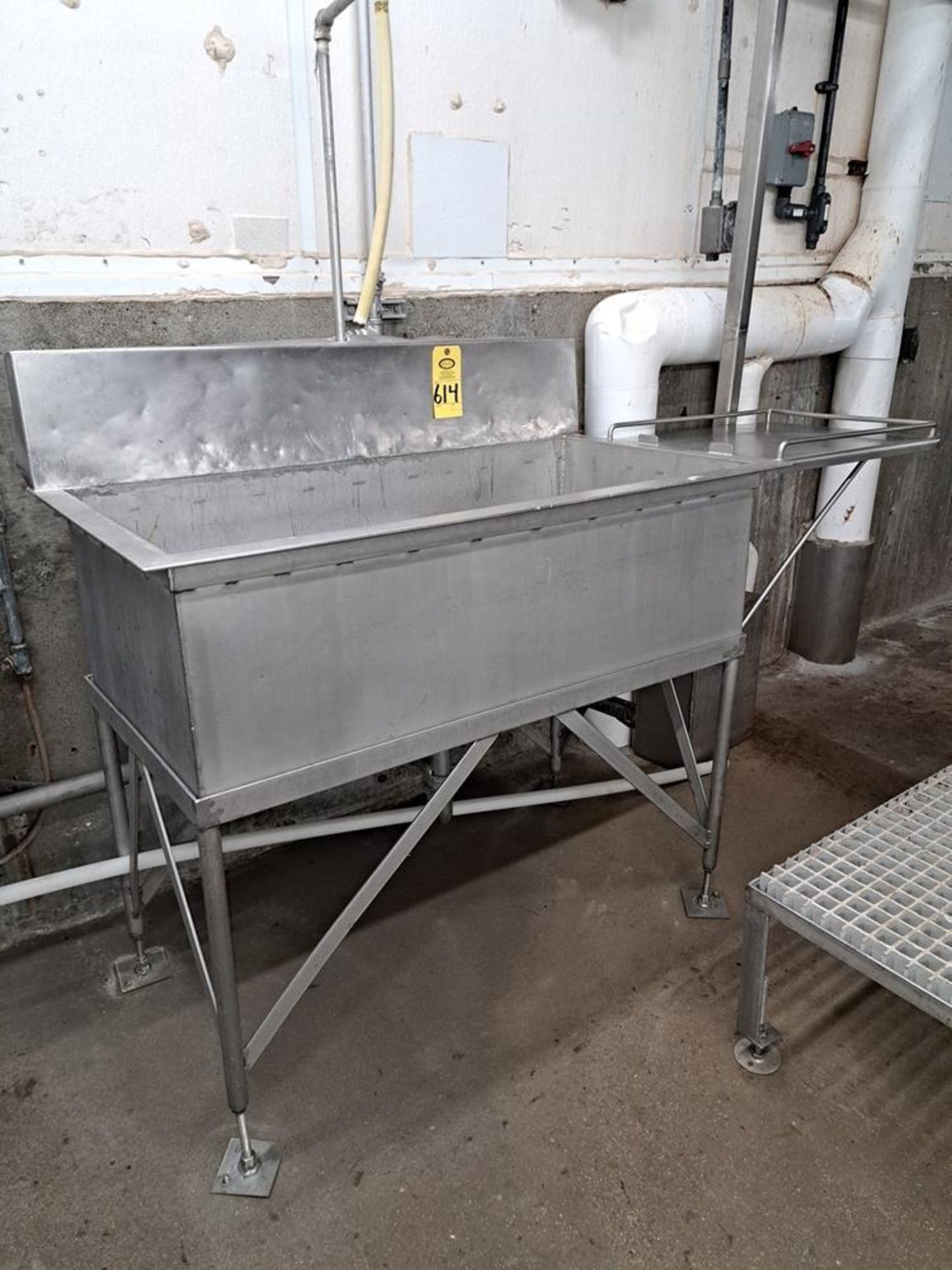 Stainless Steel Basin, 24" W X 4' L X 16" D side board: Required Loading Fee $200.00, Rigger-Norm