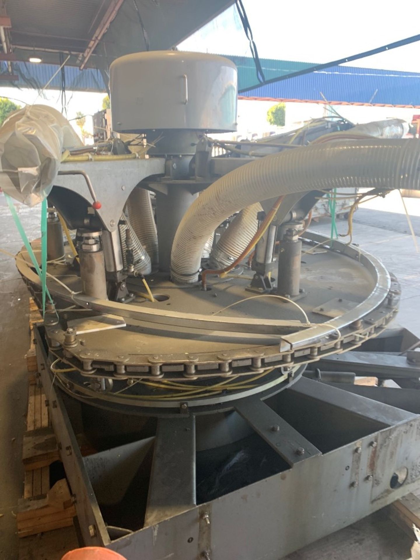 Cryovac Mdl. 8300-24 Rotary Vacuum Chamber Machine, Ser. #G2550, was factory refurbished and put - Image 3 of 29