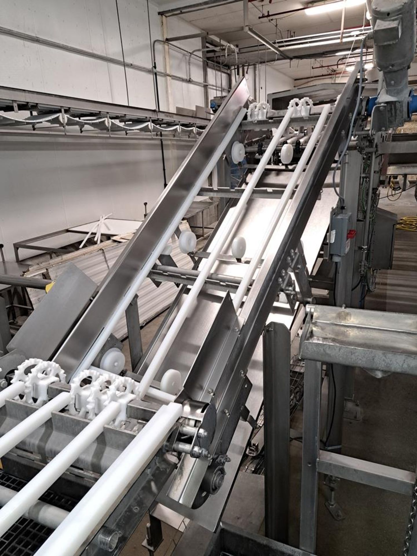 Frontmatec Stainless Steel Incline Conveyor, 24" W X 80" L, 5" infeed, 8' discharge with 24" W X 20" - Image 2 of 3