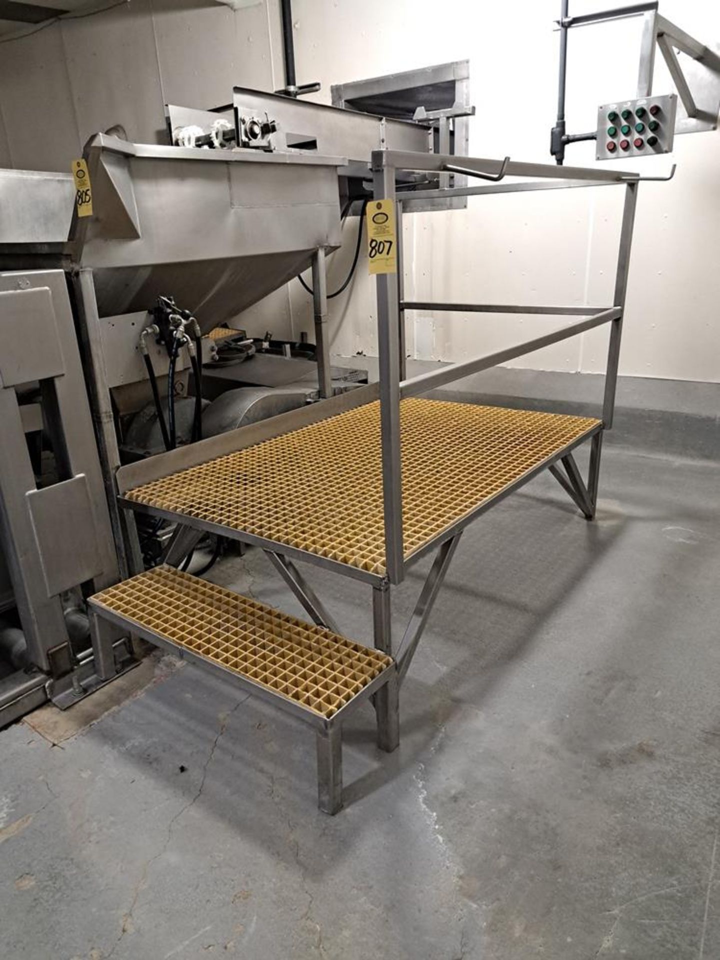 Lot 4 X 6 Stainless Steel Work Platform (1) Stainless steel sink knee activated, (1) stainless steel