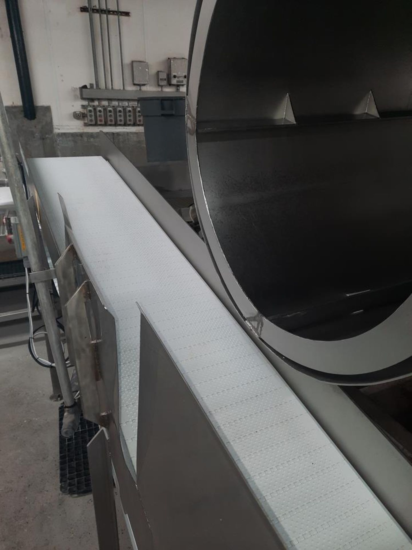 Stainless Steel Incline Conveyor, 20" W X 10' L nubbed plastic belt, stainless steel 230/460 volt - Image 2 of 2