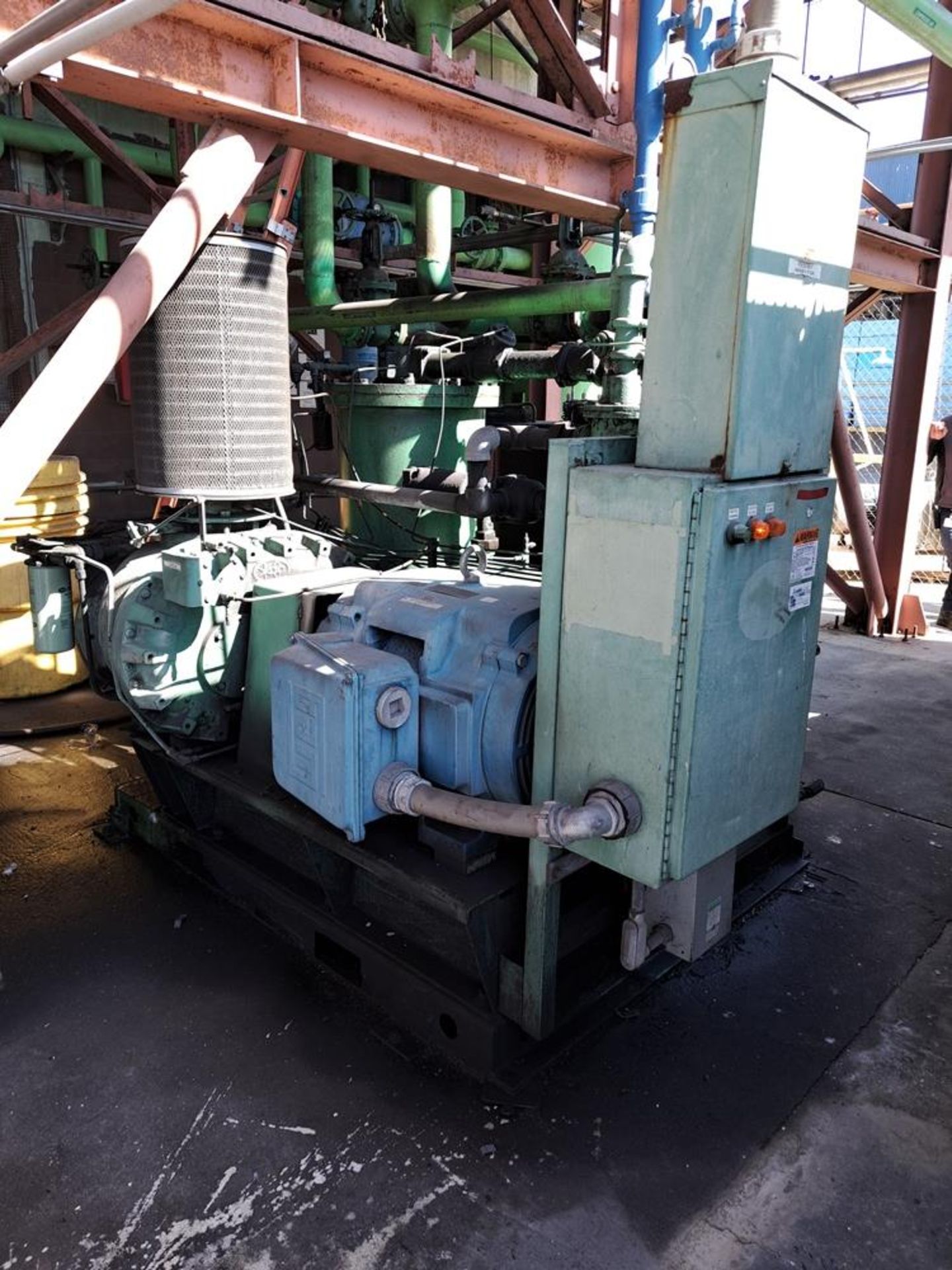 Sullair Air Compressor, 200 h.p., 30" Dia. X 54" L holding tank: Required Loading Fee $3000.00, - Image 2 of 4