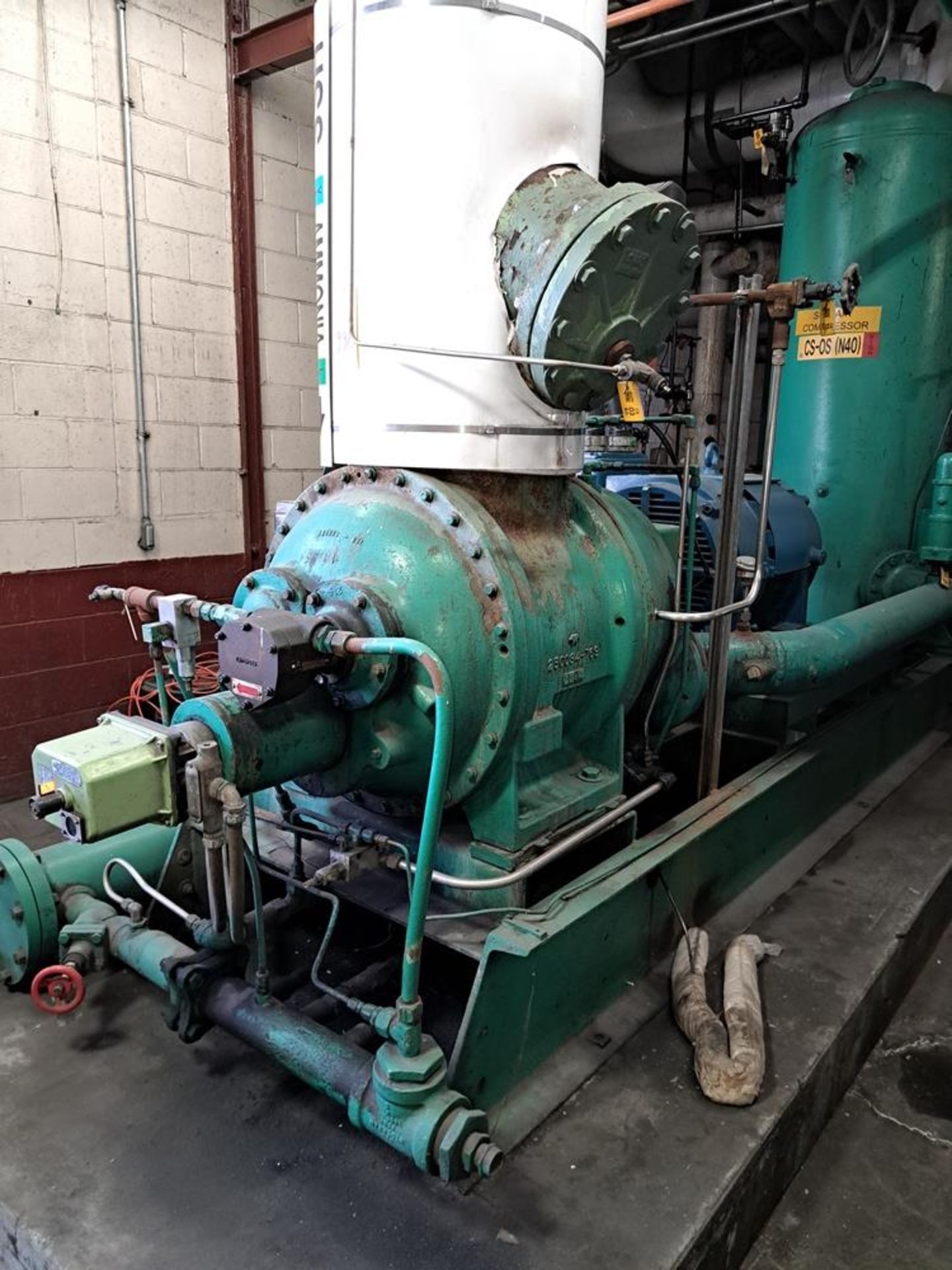 Sullair Air Compressor with 30" Dia. X 8' T tank: Required Loading Fee $13000.00, Rigger-Norm - Image 2 of 8