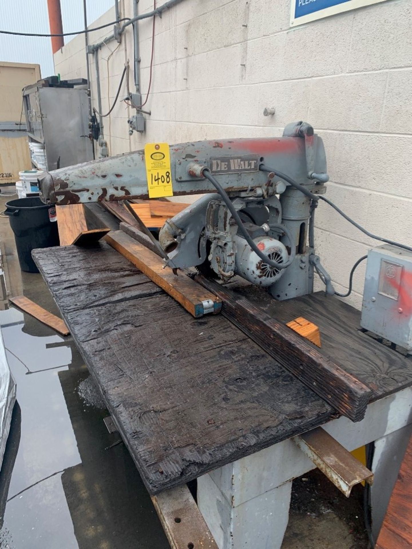 Dewalt Chop Saw Radial Arm Saw: Required Loading Fee $150.00, Rigger-Norm Pavlish, Nebraska