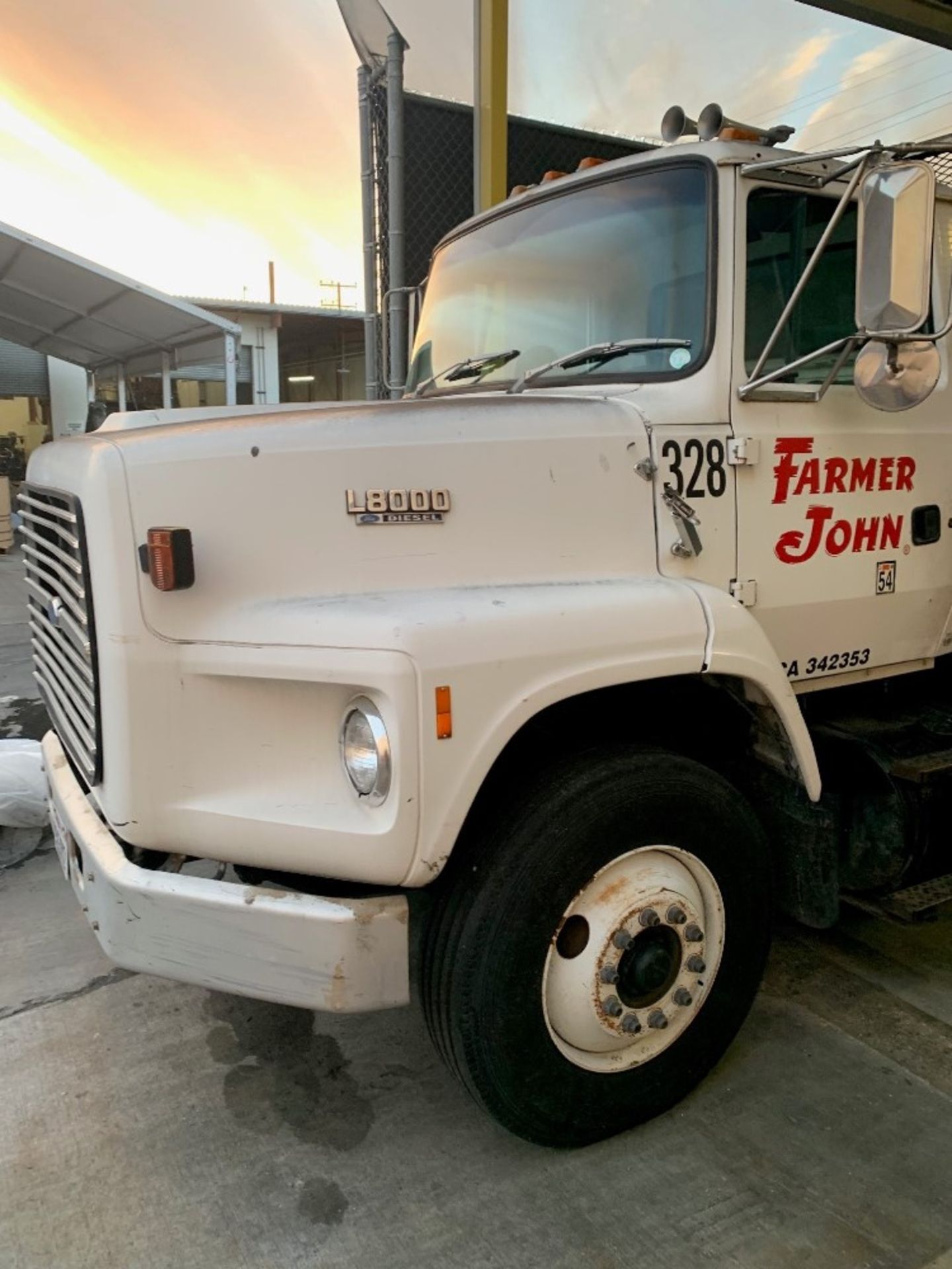 Ford L8000 Diesel Truck, Vin #1FDYY82AINVA22309, Mfg. 02/1992, 281,000 miles, triple axle, 24' - Image 3 of 25