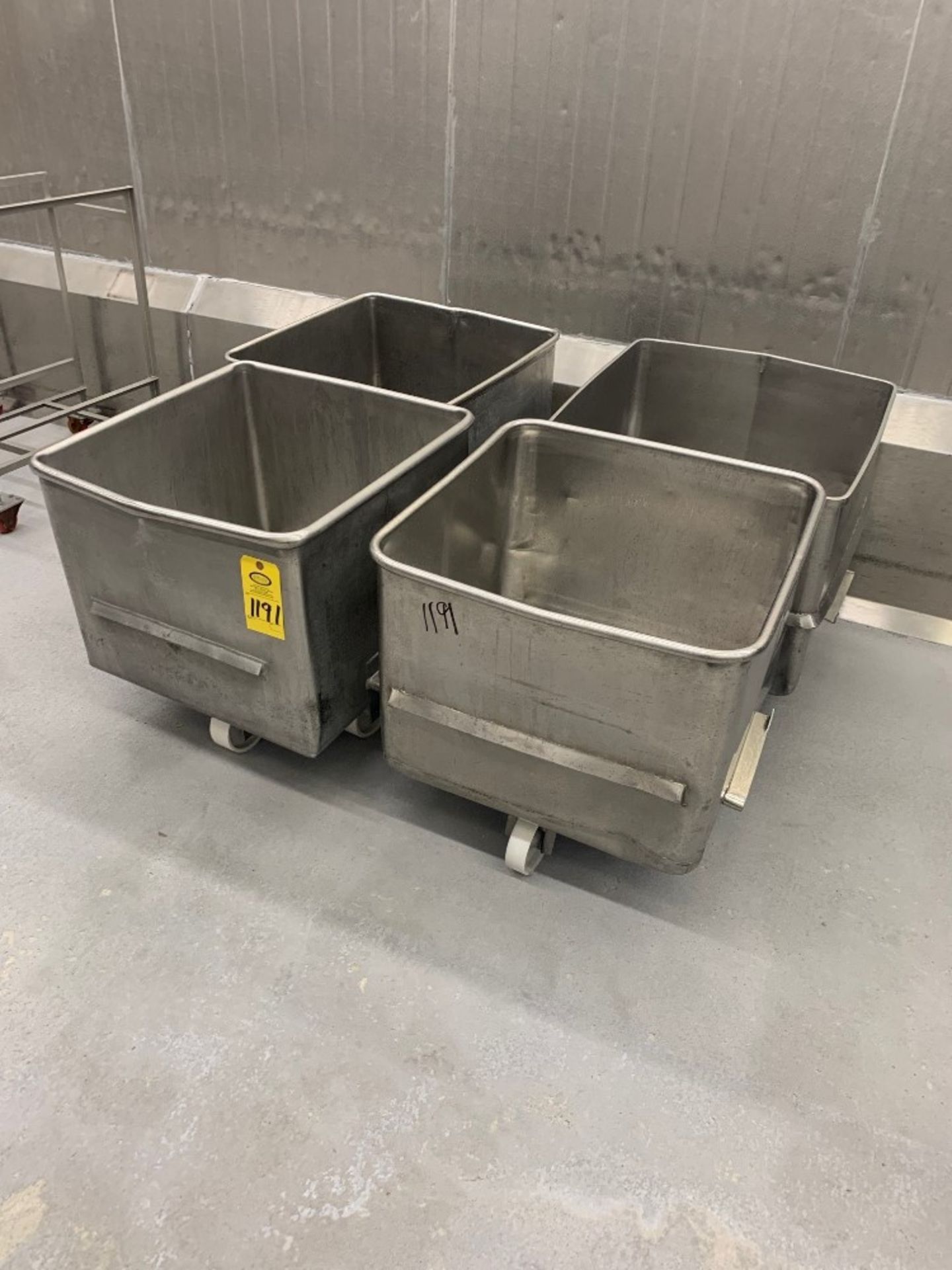 Vemag 400 Lb. Carts: Required Loading Fee $100.00, Rigger-Norm Pavlish, Nebraska Stainless (402)