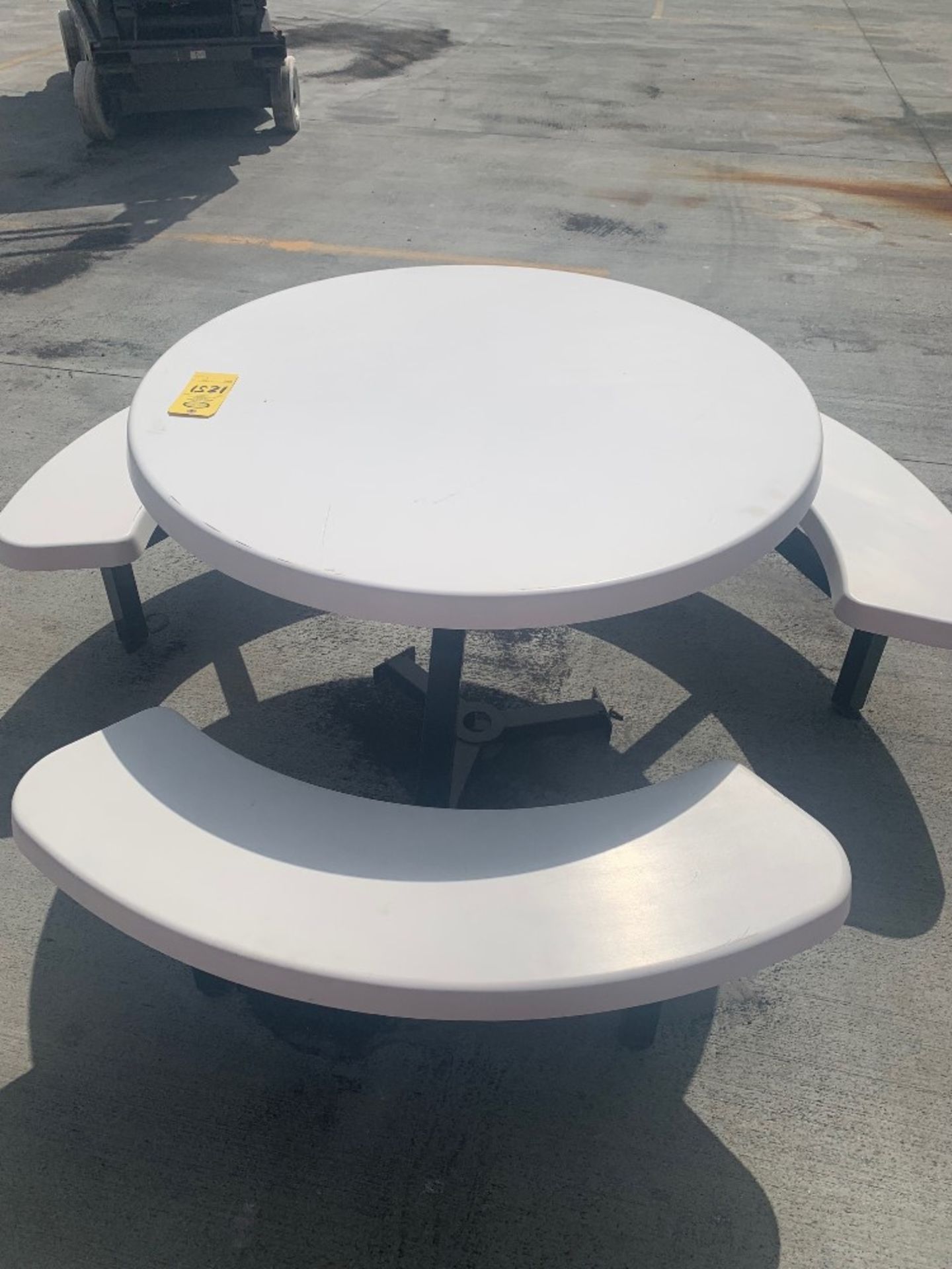 Round Fiberglass Tables, 4' dia.: Required Loading Fee $75.00, Rigger-Norm Pavlish, Nebraska