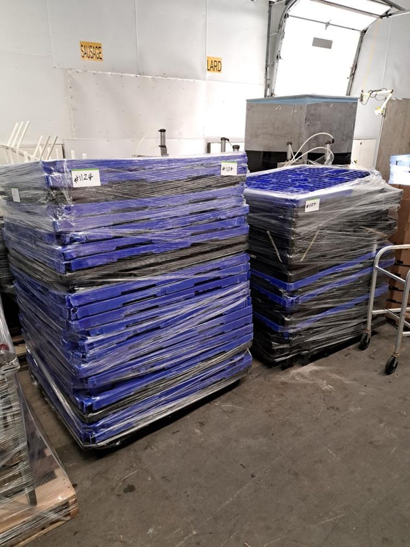 Lot Plastic Pallets, 40" X 48", approx. (40) pieces: Required Loading Fee $50.00, Rigger-Norm