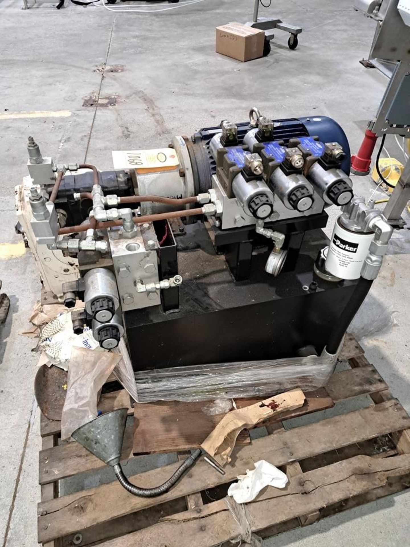 Lot (2) Motors, Gearbox: Required Loading Fee $150.00, Rigger-Norm Pavlish, Nebraska Stainless ( - Image 4 of 4