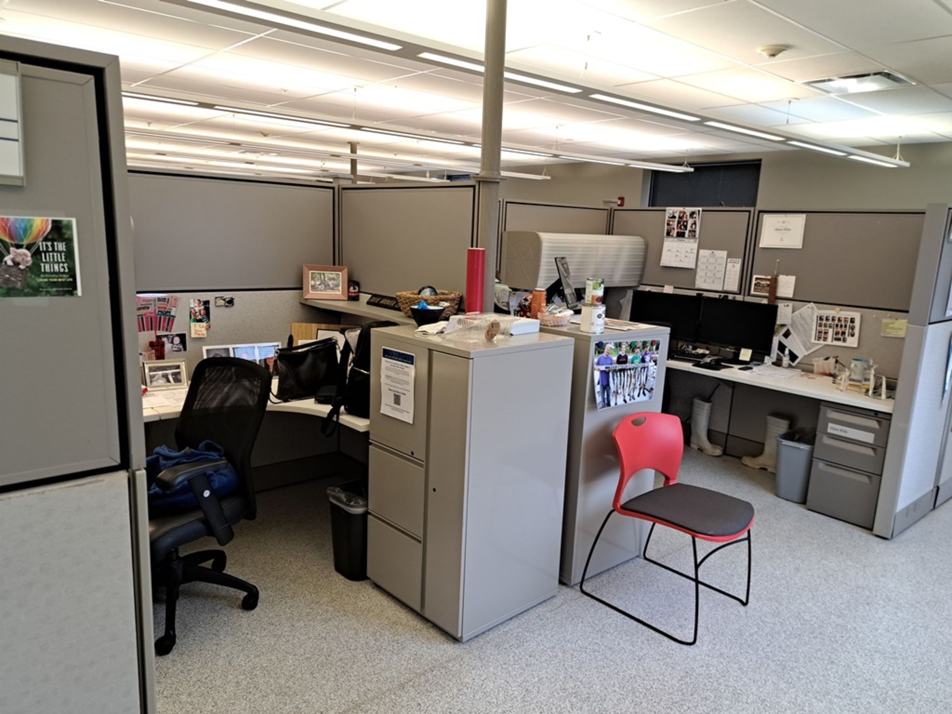 Lot Herman Miller Cubicle Work Stations, 17" W X 57' L, (12) Work Stations, Desks, Chairs, File - Image 22 of 32