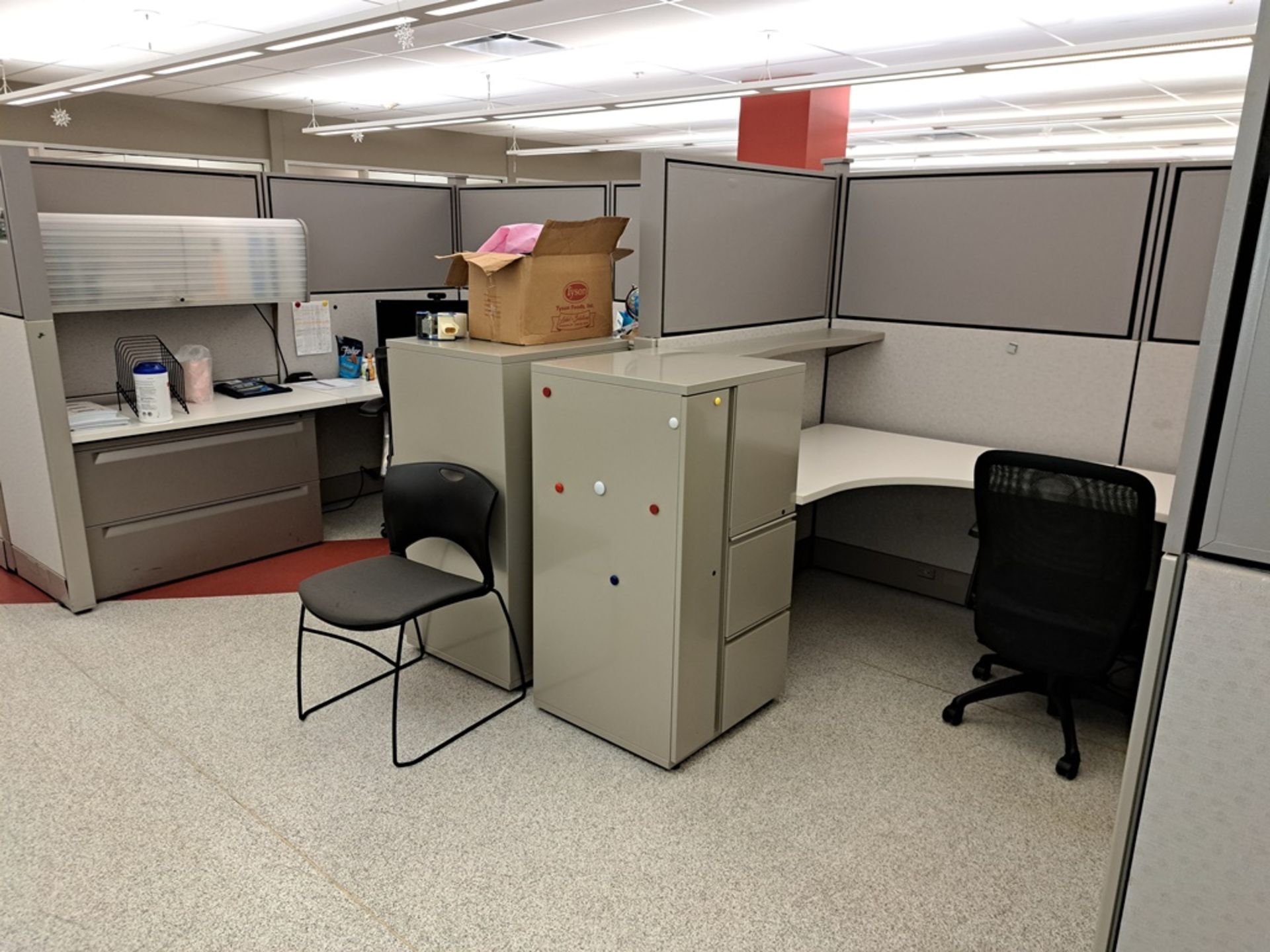 Lot Herman Miller Herman Miller Cubicle Work Stations, 17" W X 36' L, (8) Work Stations, Desks, - Image 17 of 22