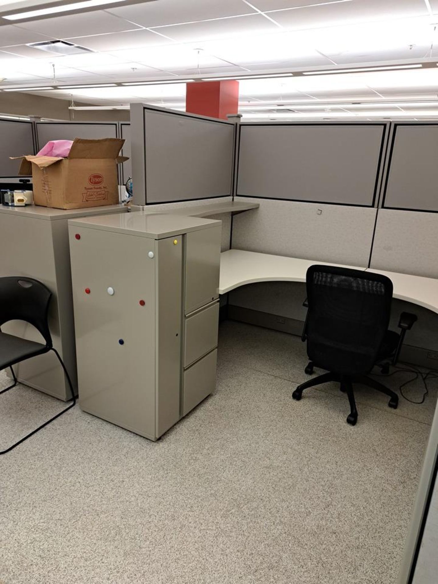 Lot Herman Miller Herman Miller Cubicle Work Stations, 17" W X 36' L, (8) Work Stations, Desks, - Image 19 of 22