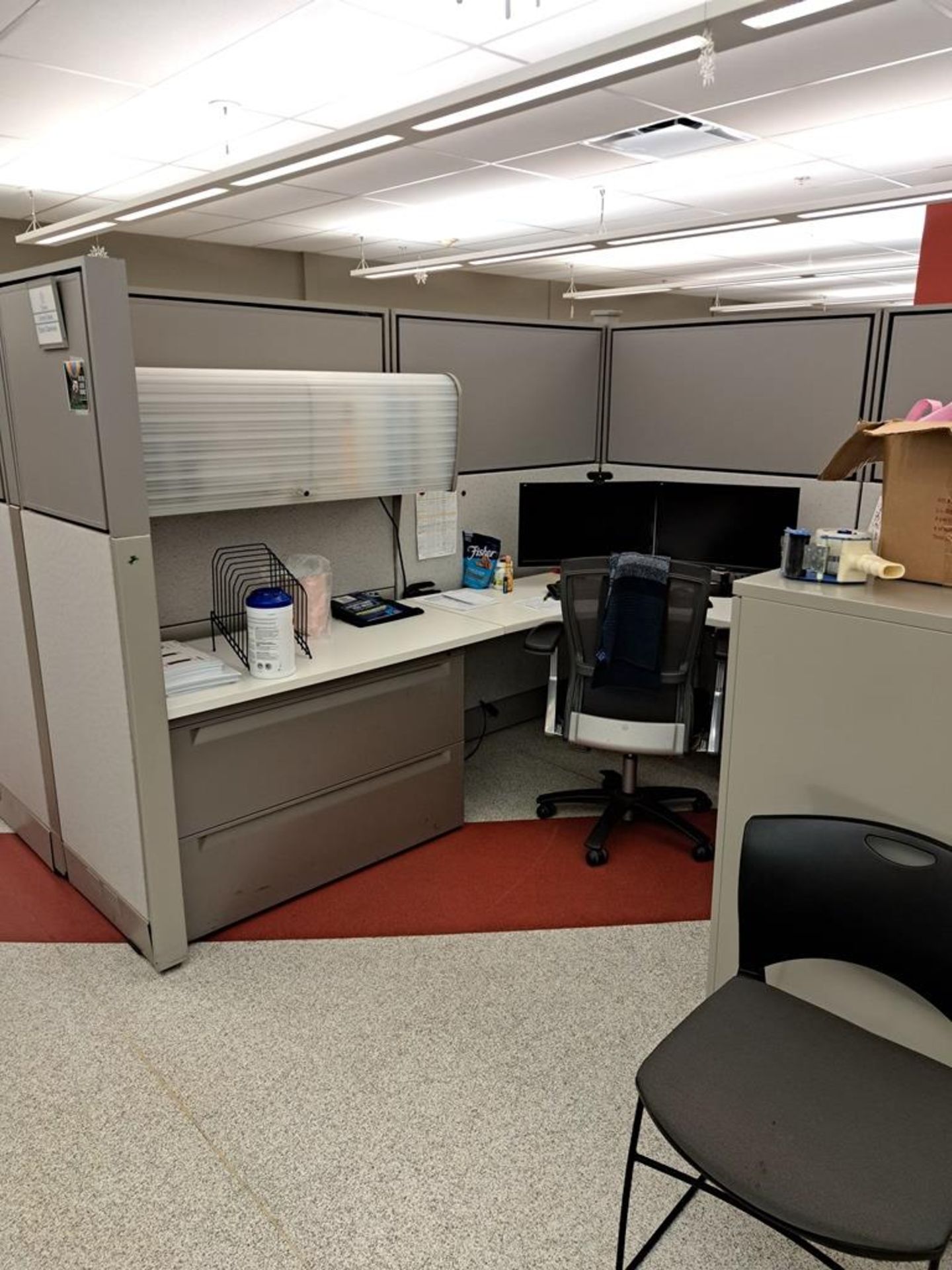 Lot Herman Miller Herman Miller Cubicle Work Stations, 17" W X 36' L, (8) Work Stations, Desks, - Image 20 of 22