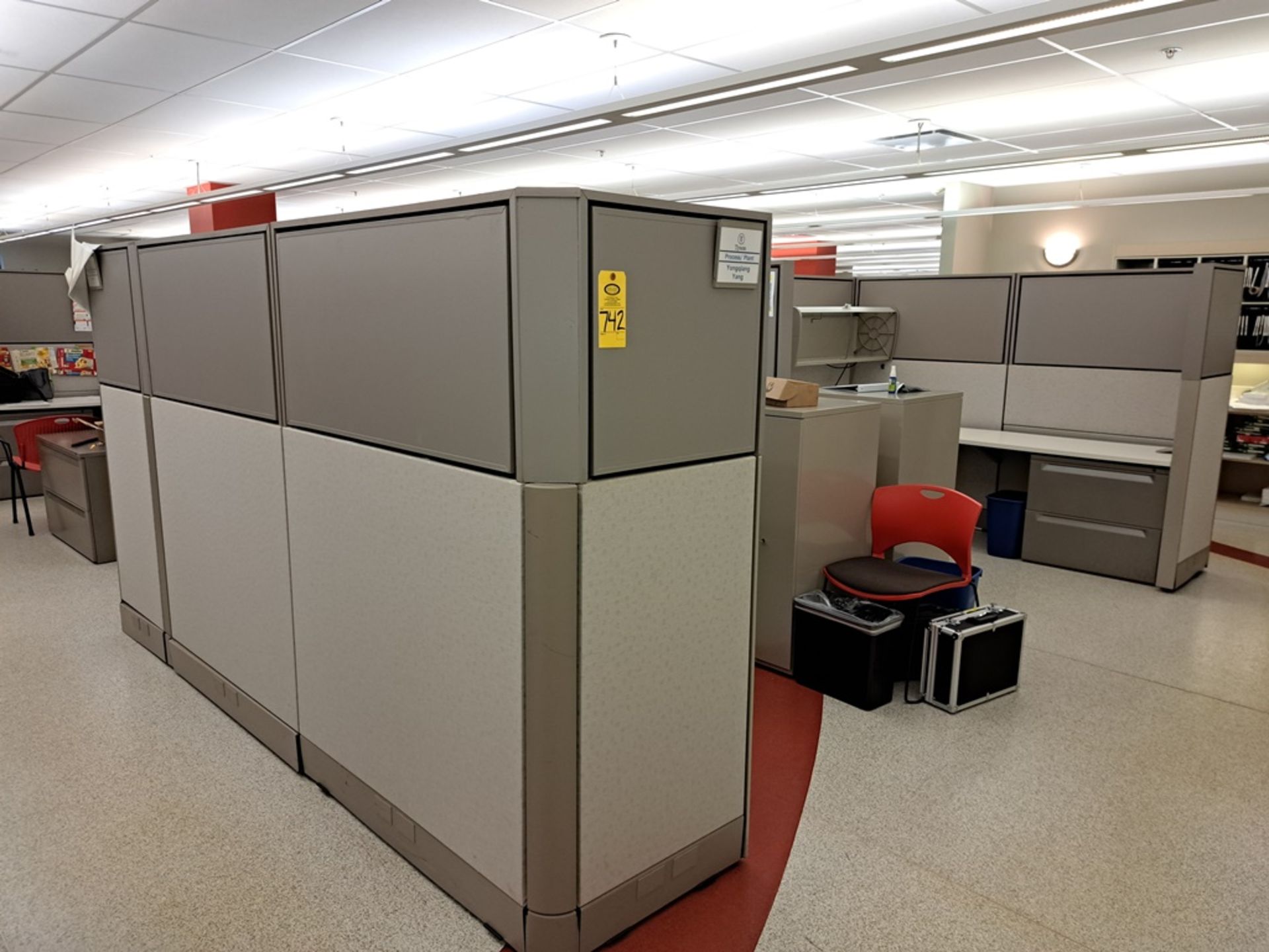 Lot Herman Miller Cubicle Work Stations, 17" W X 50' L, (14) Work Stations, Desks,, File