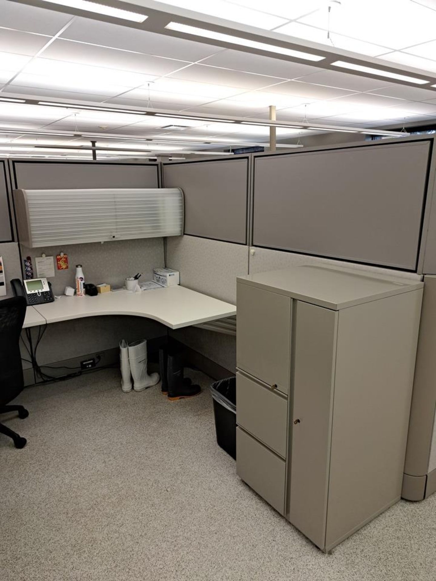 Lot Herman Miller Cubicle Work Stations, 17" W X 50' L, (14) Work Stations, Desks,, File - Image 24 of 29