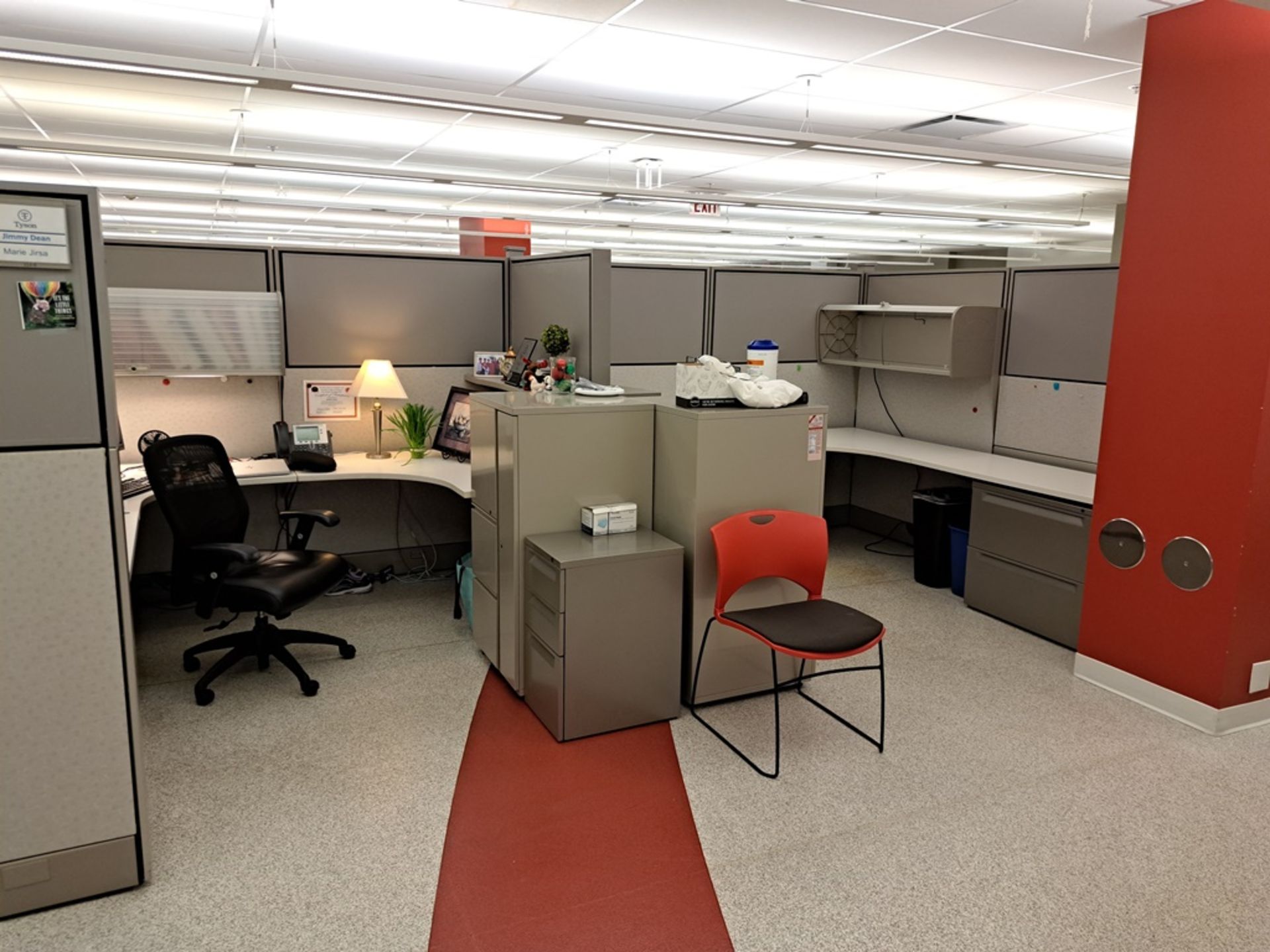 Lot Herman Miller Herman Miller Cubicle Work Stations, 17" W X 36' L, (8) Work Stations, Desks, - Image 5 of 22