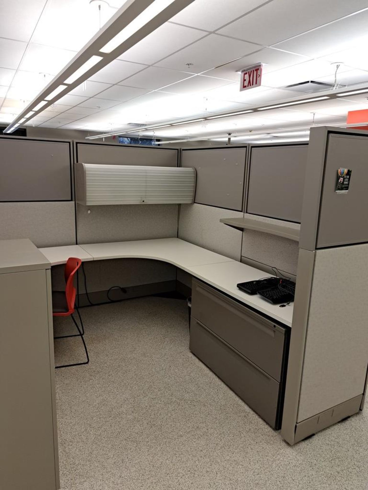 Lot Herman Miller Herman Miller Cubicle Work Stations, 17" W X 36' L, (8) Work Stations, Desks, - Image 2 of 22