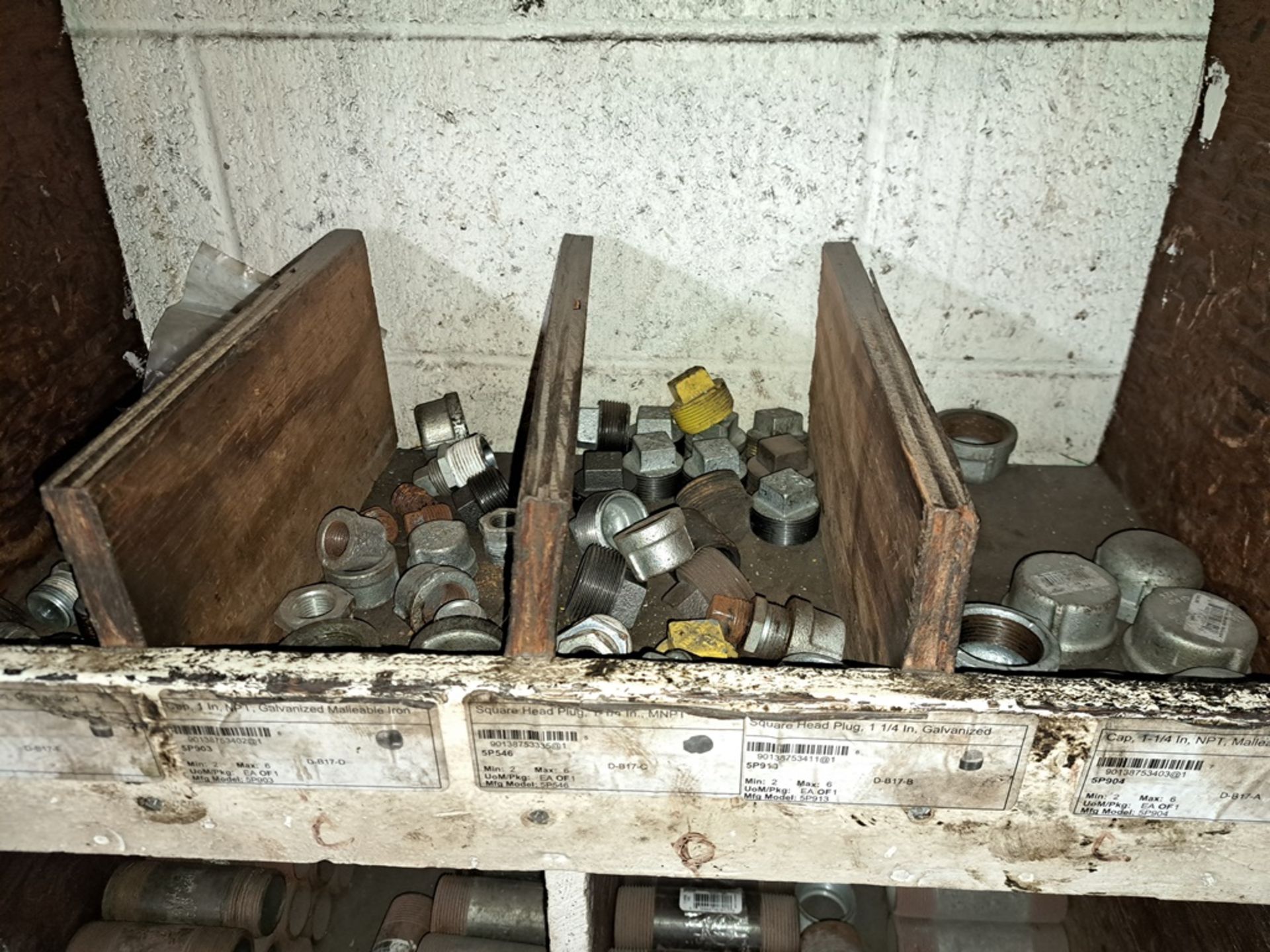 Lot Galvanized & Iron Nipples, Bushings 1/2" to 6", etc. (Contact Norm Pavlish - Nebraska - Image 9 of 19