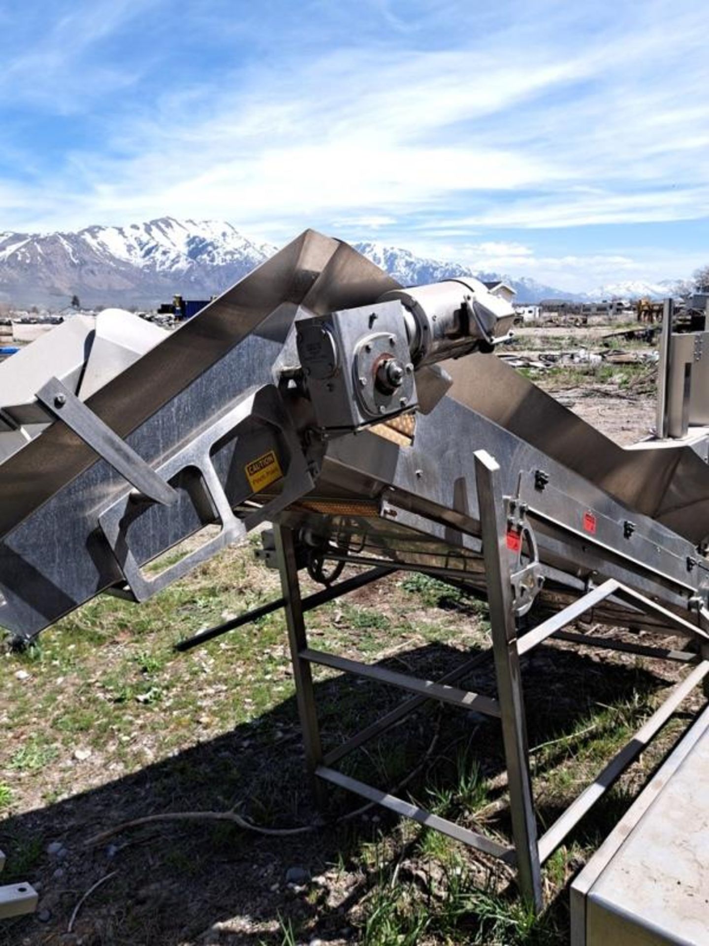 Stainless Steel Incline Conveyor, 29" W X 9' L flighted plastic belt, 1" high flights spaced 12" - Image 3 of 3