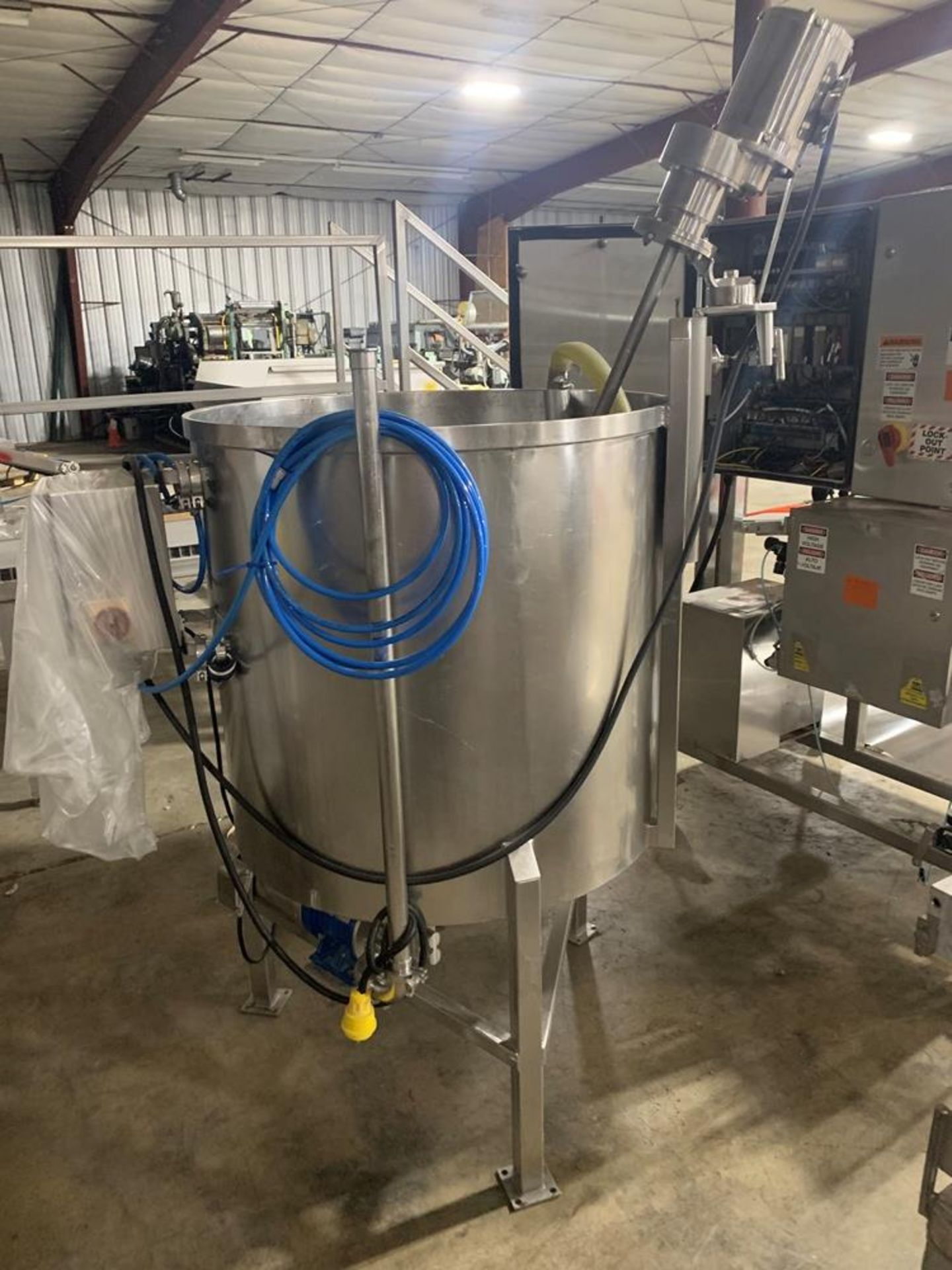 Brine Mix Tank, 38" Dia. X 36" T with lightning mixer (Located in Mt. Pleasant, IA)-ALL EQUIPMENT - Image 4 of 11