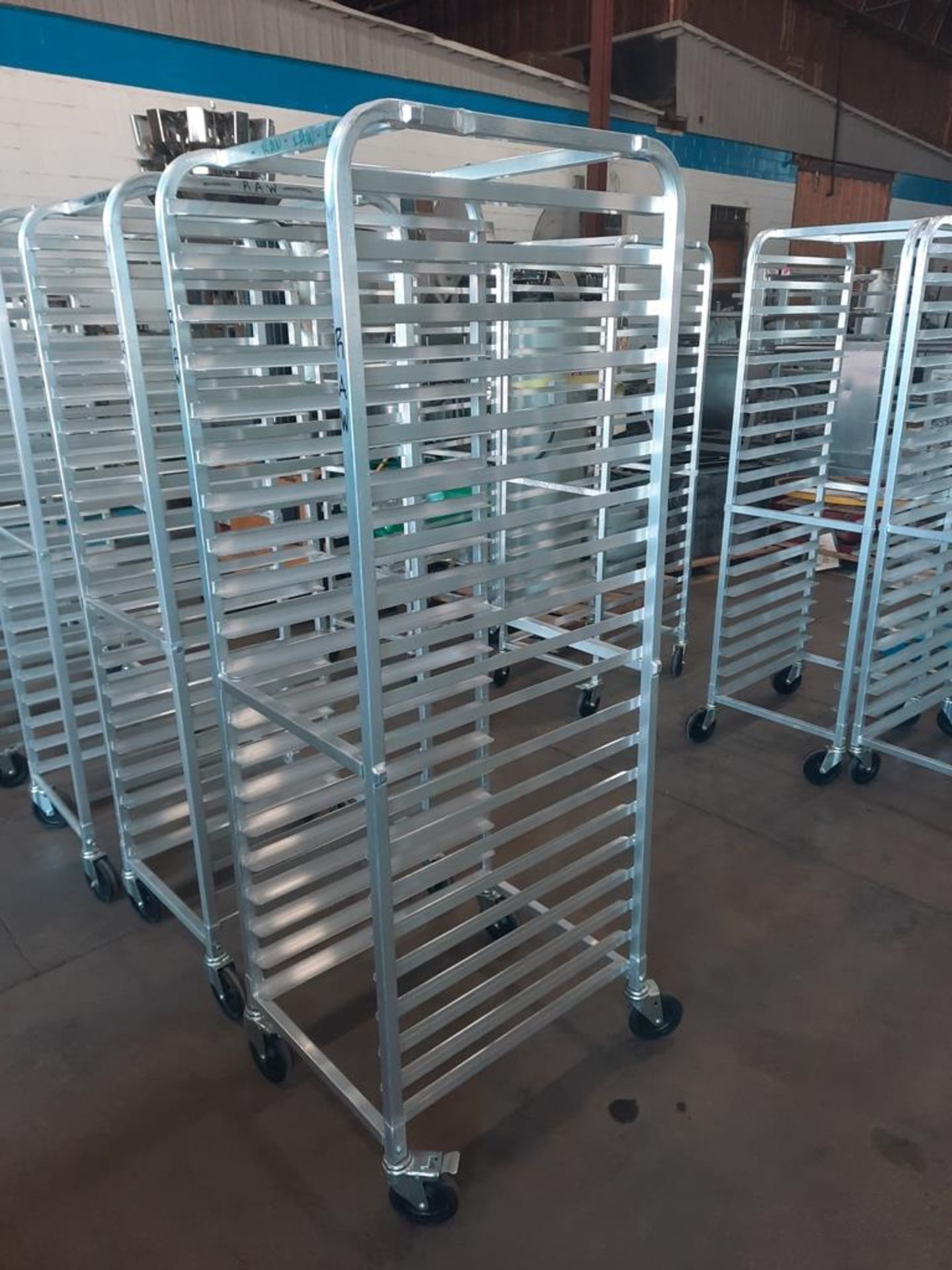 Aluminum Bakers Carts, 20-pan capacity, (18" X 26" pan), 21 1/2" W X 26" L X 70" T, 3" spacing, - Image 2 of 3