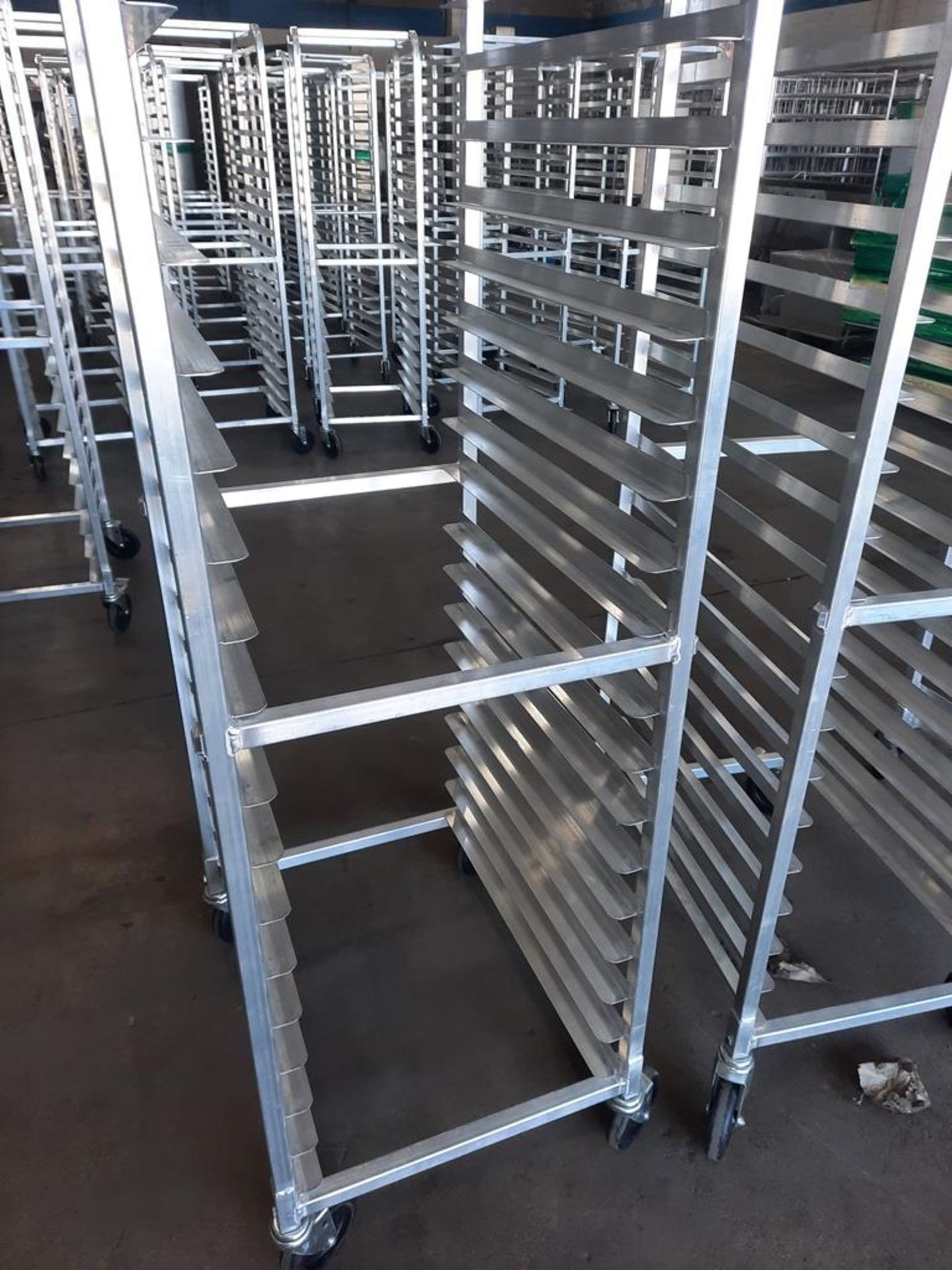 Aluminum Bakers Carts, 20-pan capacity, (18" X 26" pan), 21 1/2" W X 26" L X 70" T, 3" spacing, - Image 3 of 3