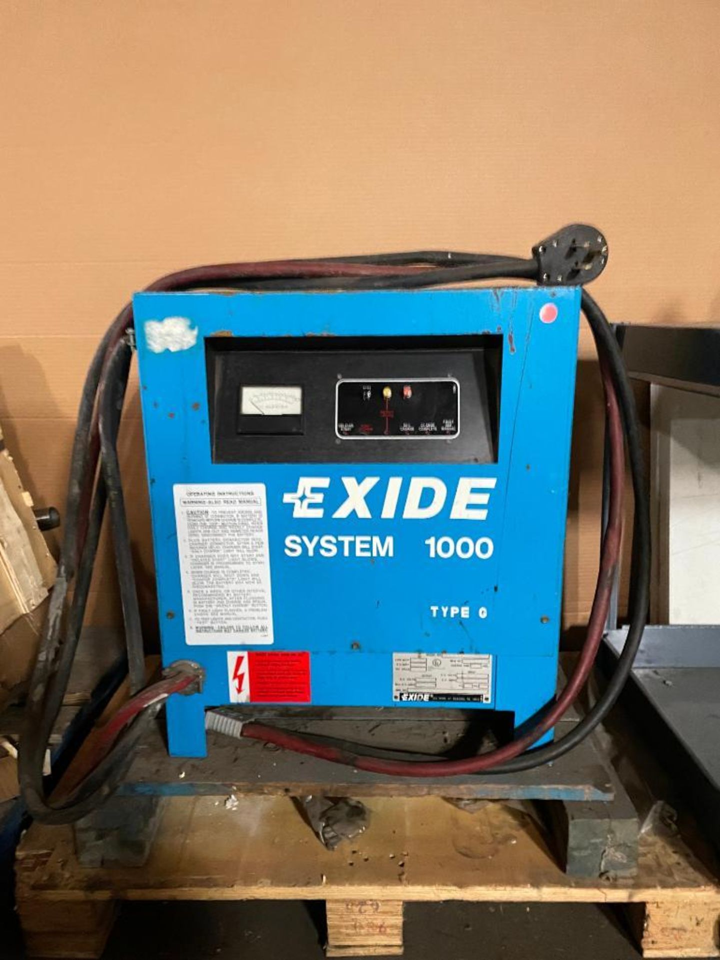 EXIDE SYSTEM 1000 BATTERY CHARGING SYSTEM BRAND/MODEL: EXIDE G1-12-865B INFORMATION: TYPE G; CHARGE - Image 3 of 4