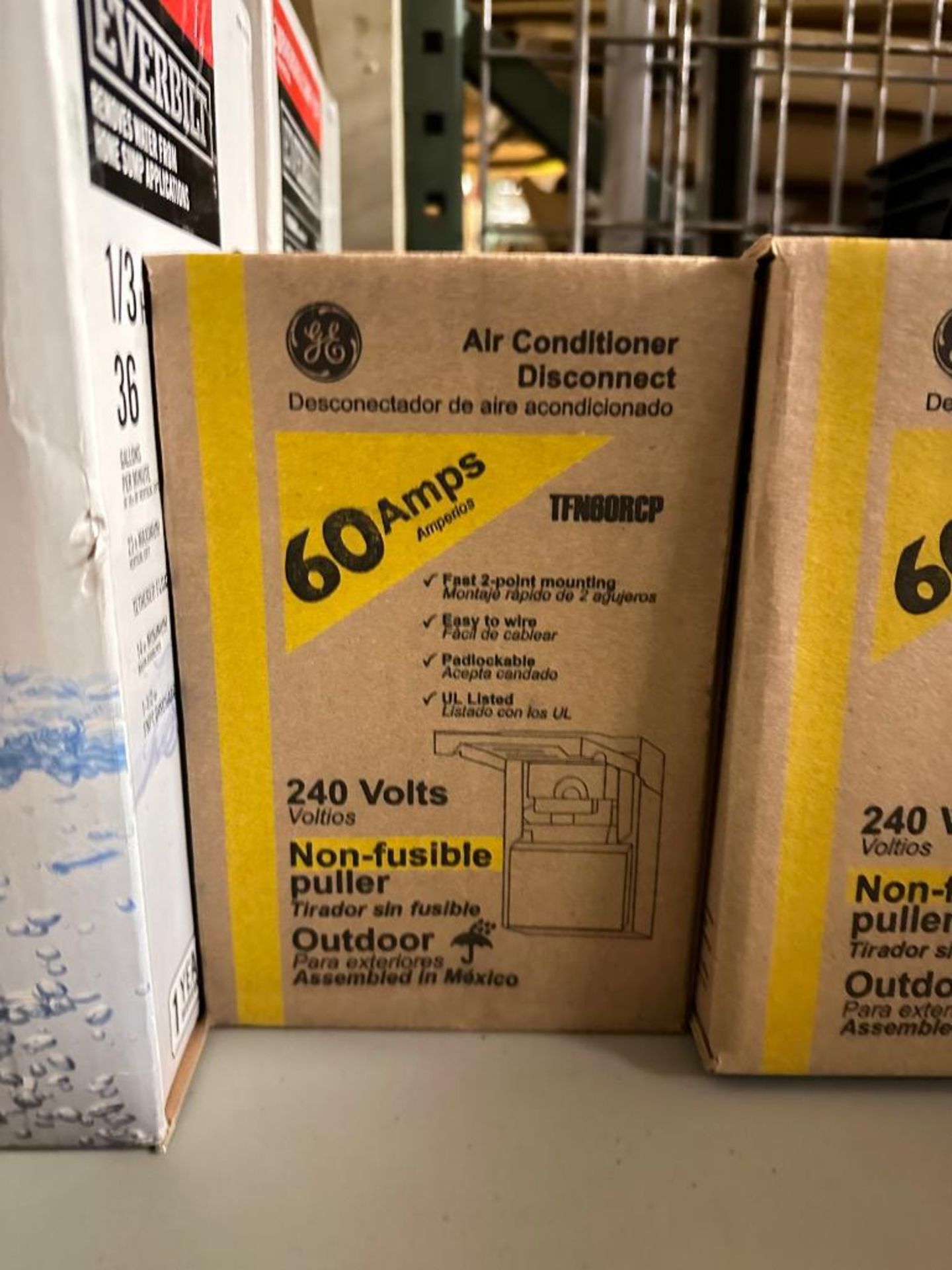 (4) 60 AMP 240-VOLT NON-FUSE METALLIC AC DISCONNECT BRAND/MODEL: GE RETAIL$: $15.55 EACH - Image 3 of 3