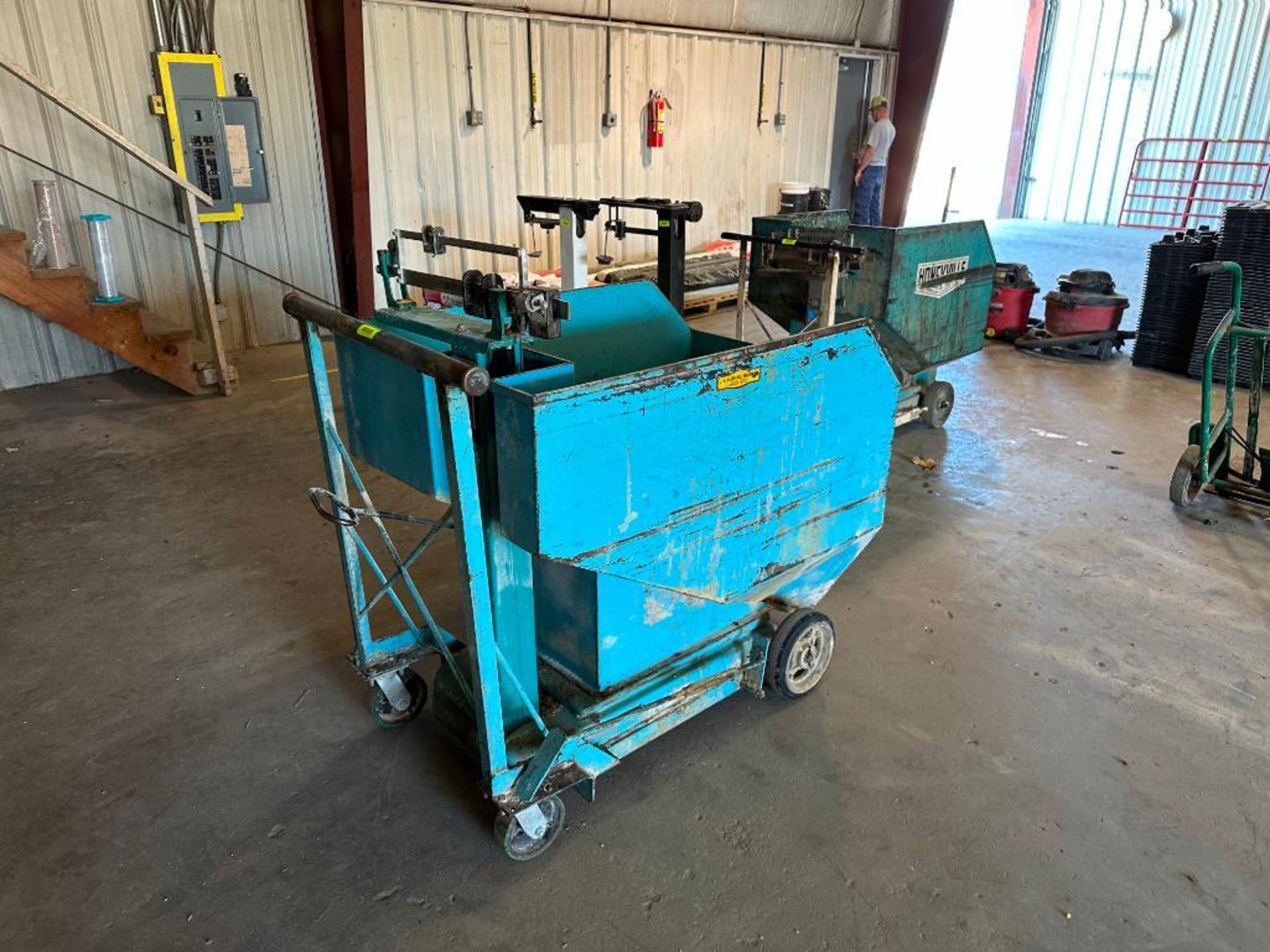 1000 LB GRAIN BUGGY W/ SCALE SIZE: 1000 LB CAPACITY LOCATION: MAIN WAREHOUSE - Image 5 of 17