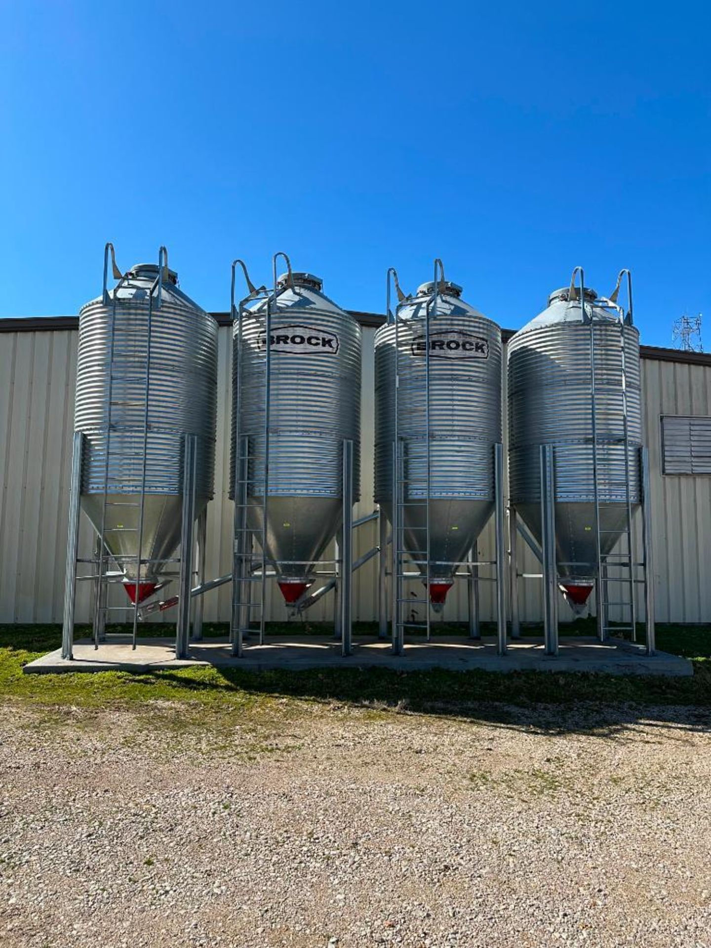 BROCK 6FT DEED & WET-HOLDING HOPPER BINS BRAND/MODEL: BROCK INFORMATION: 6' DIAMETER W/ 60 DEGREE HO - Image 6 of 7