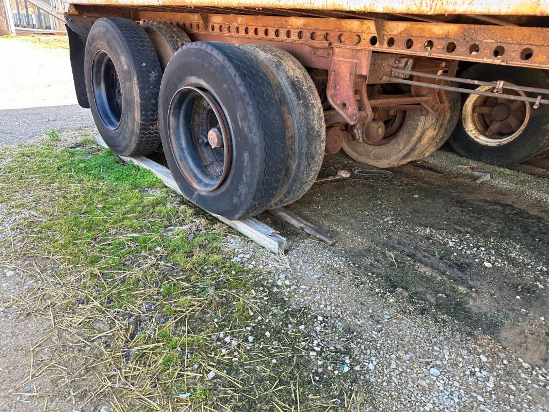 1977 BUDD 45FT TRACTOR TRAILER W/ SIDE DOOR AS SHOWN BRAND/MODEL: BUDD TRAILER CO INFORMATION: TYPE: - Image 6 of 27