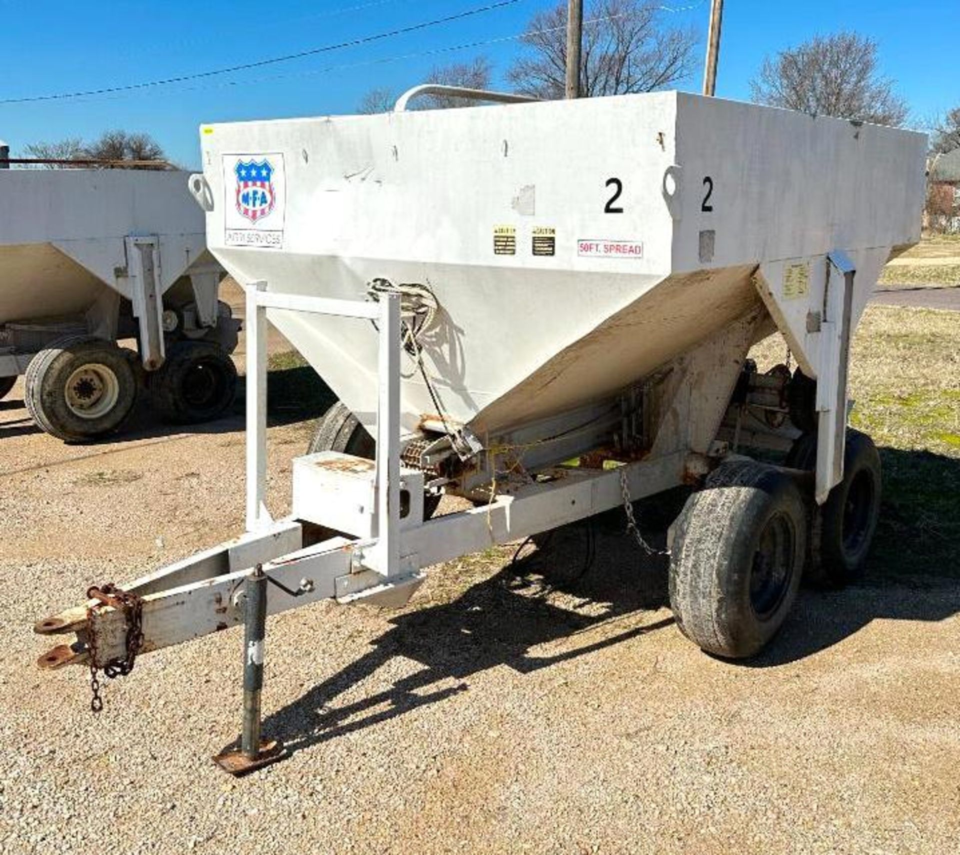 SIMONSEN 5-TON FERTILIZER SPREADER BRAND/MODEL: SIMONSEN SMC1754S INFORMATION: 5-TON CAP, 50' SPREAD