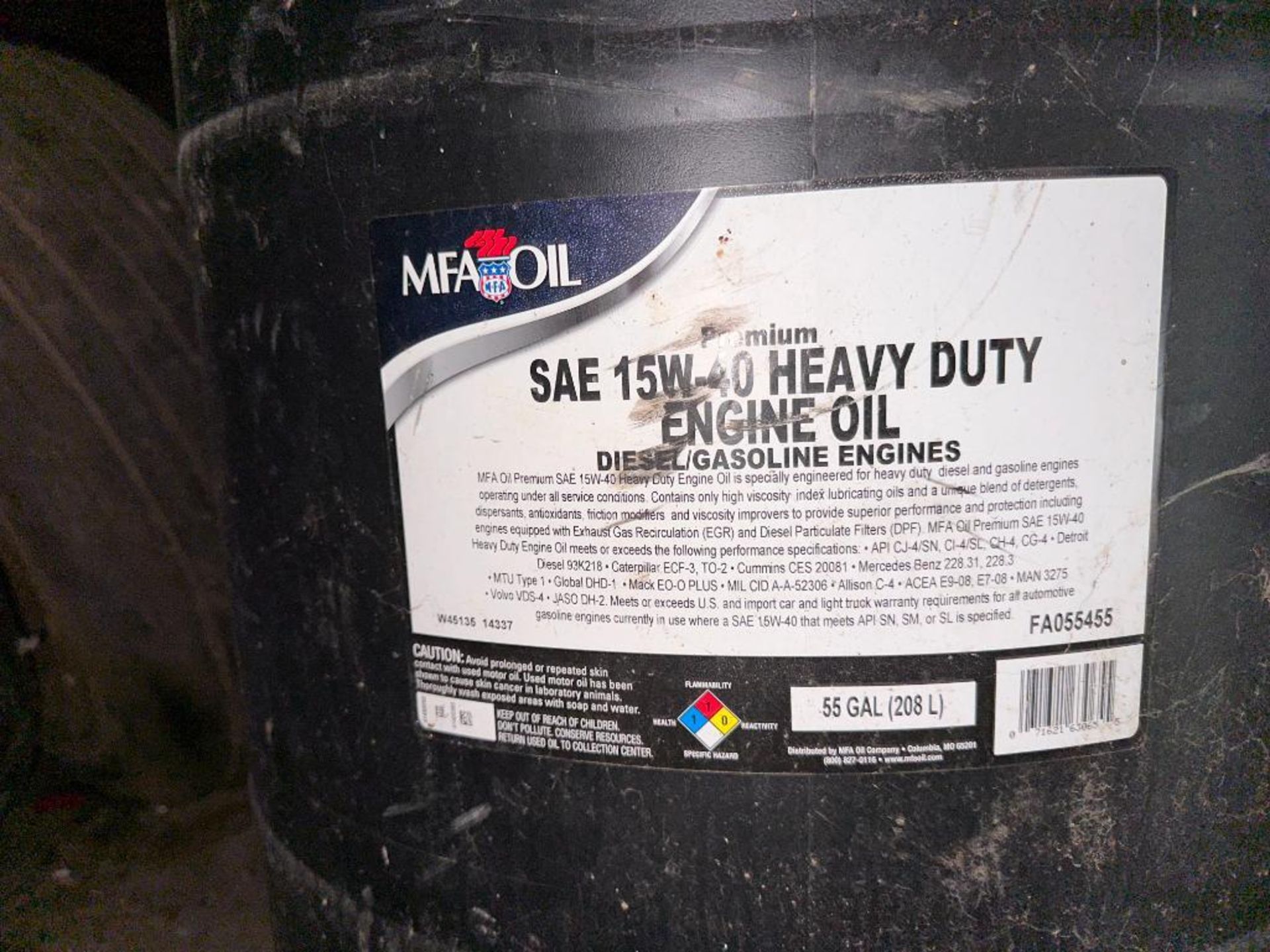 DESCRIPTION: FULL BARREL OF PREMIUM SAE 15W-40 HEAVY DUTY ENGINE OIL BRAND/MODEL: MFA OIL FA055455 L - Image 2 of 3