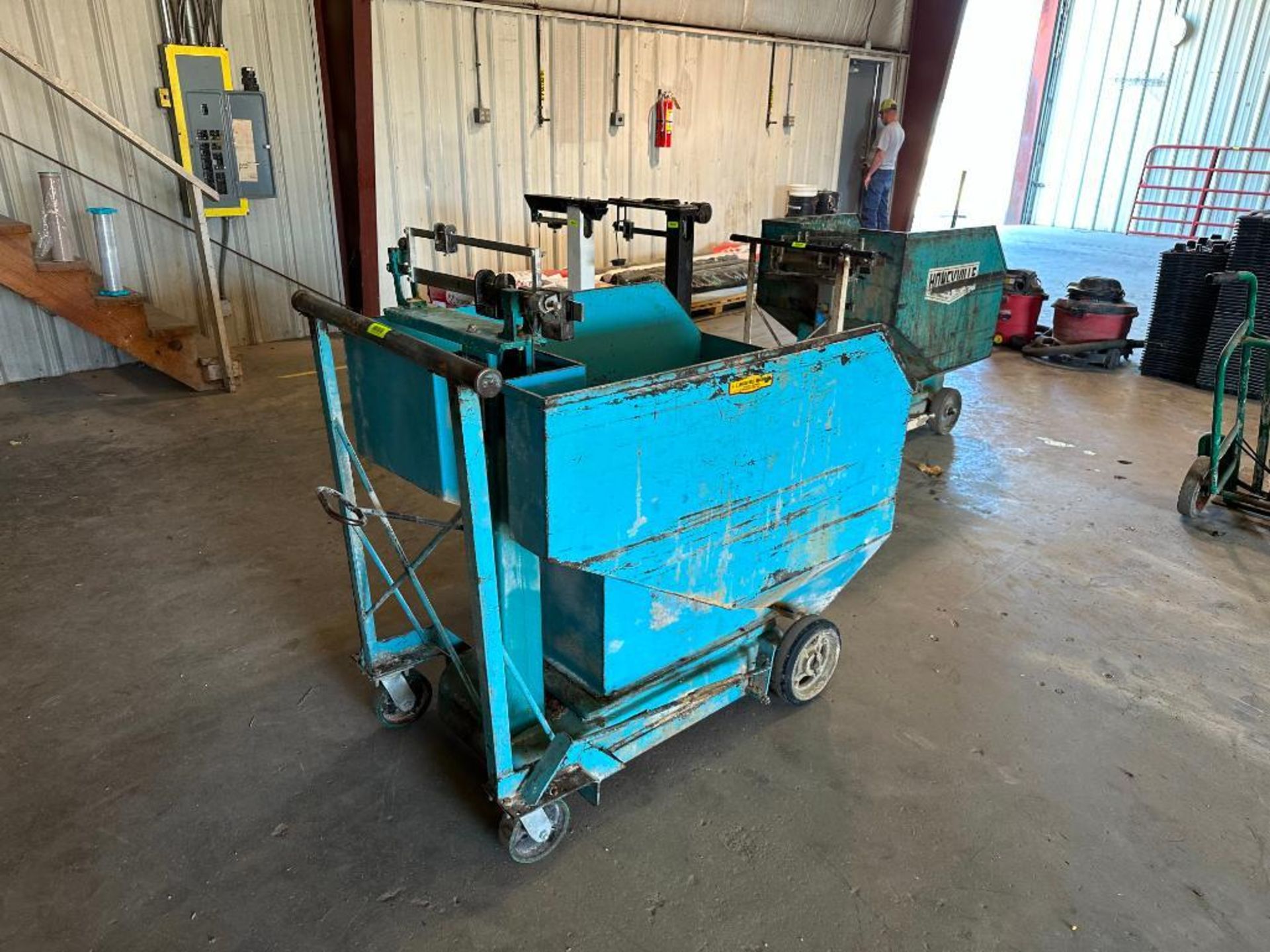 1000 LB GRAIN BUGGY W/ SCALE SIZE: 1000 LB CAPACITY LOCATION: MAIN WAREHOUSE - Image 6 of 17