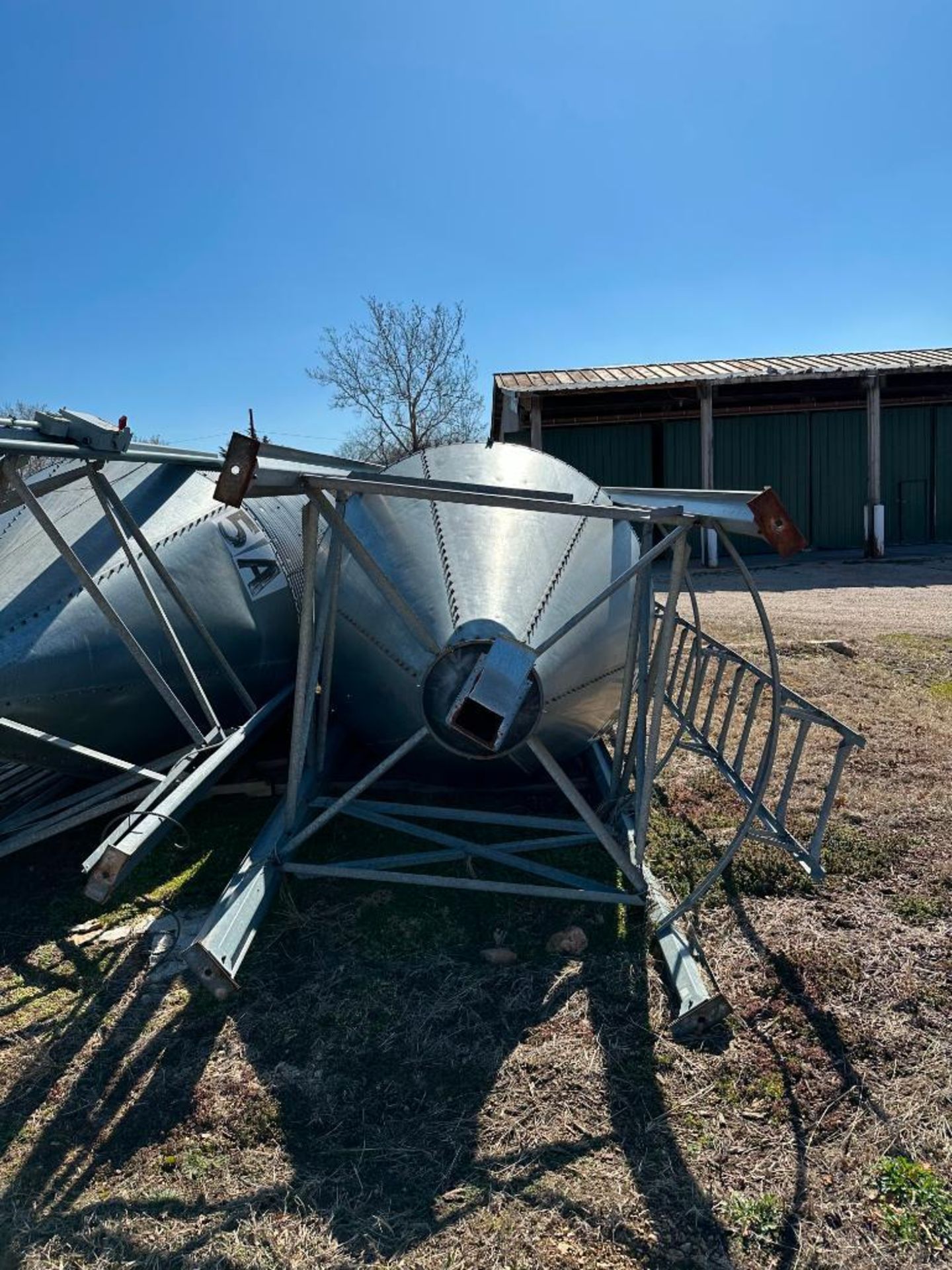 BROCK 7FT DIAMETER FEED & WET-HOLDING HOPPER BIN BRAND/MODEL: BROCK INFORMATION: 7' DIAMETER W/ 45 & - Image 5 of 9