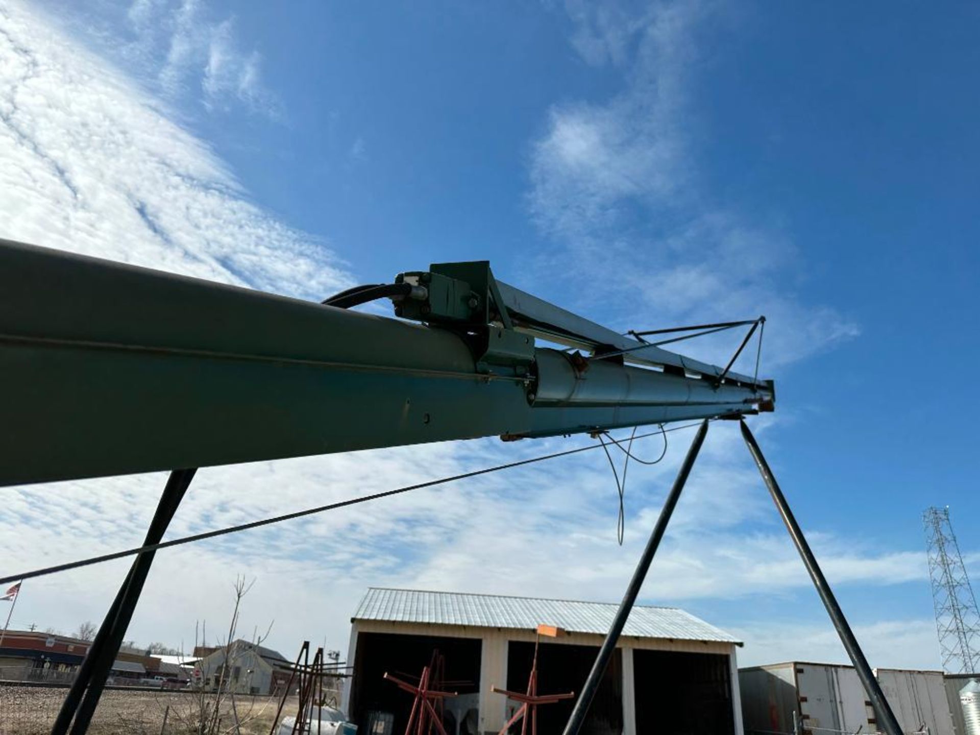 40 FT MOBILE GRAIN AUGER INFORMATION: IN WORKING CONDITION SIZE: 40' LOCATION: LOT - Image 11 of 15