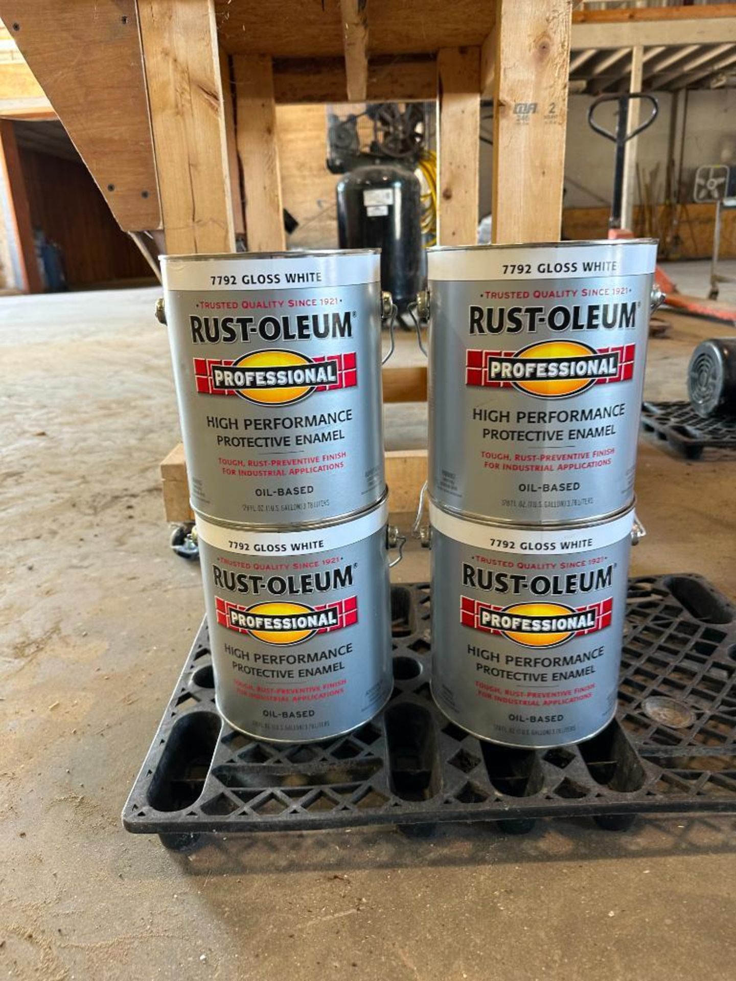 RUST-OLEUM HIGH PERFORMANCE PROTECTIVE ENAMEL- GLOSS WHITE (THESE ARE PARTIAL) BRAND/MODEL: RUST-OLE - Image 2 of 2