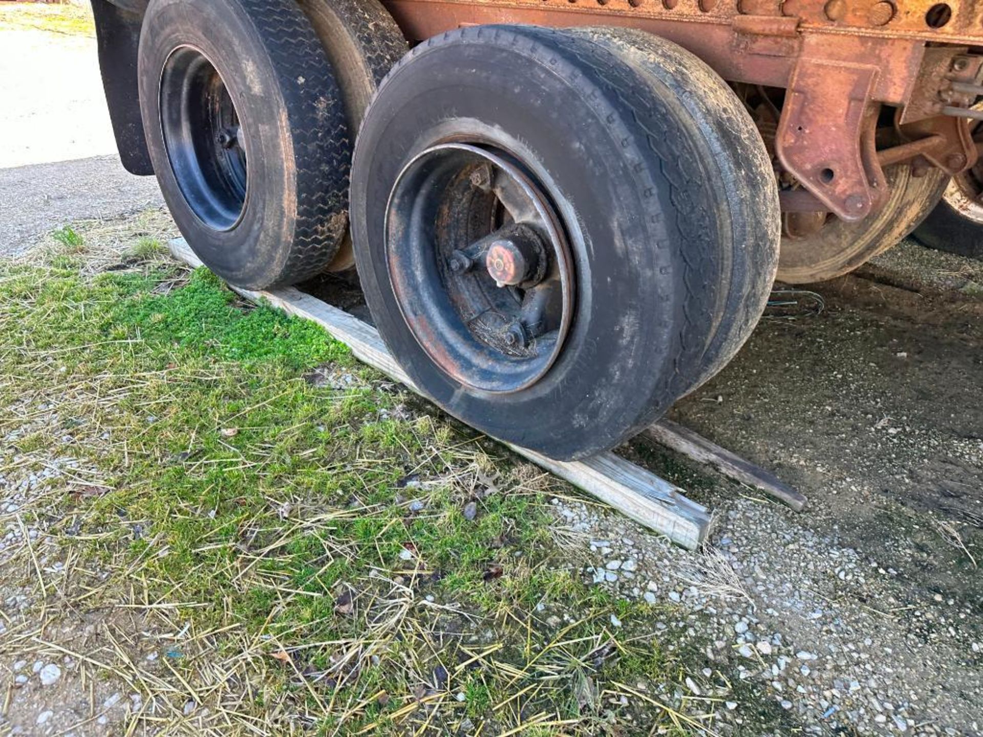 1977 BUDD 45FT TRACTOR TRAILER W/ SIDE DOOR AS SHOWN BRAND/MODEL: BUDD TRAILER CO INFORMATION: TYPE: - Image 7 of 27